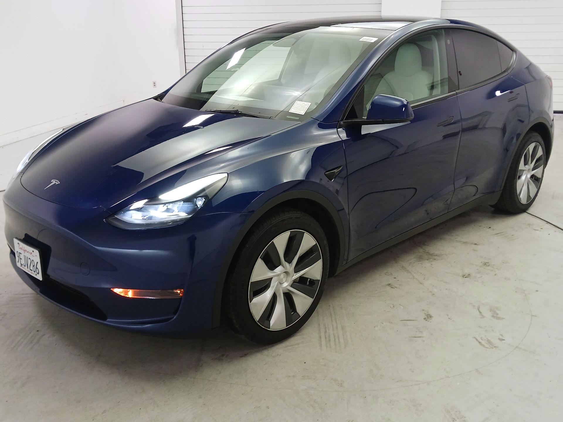 Thumbnail: 2023 Tesla Model Y - 3