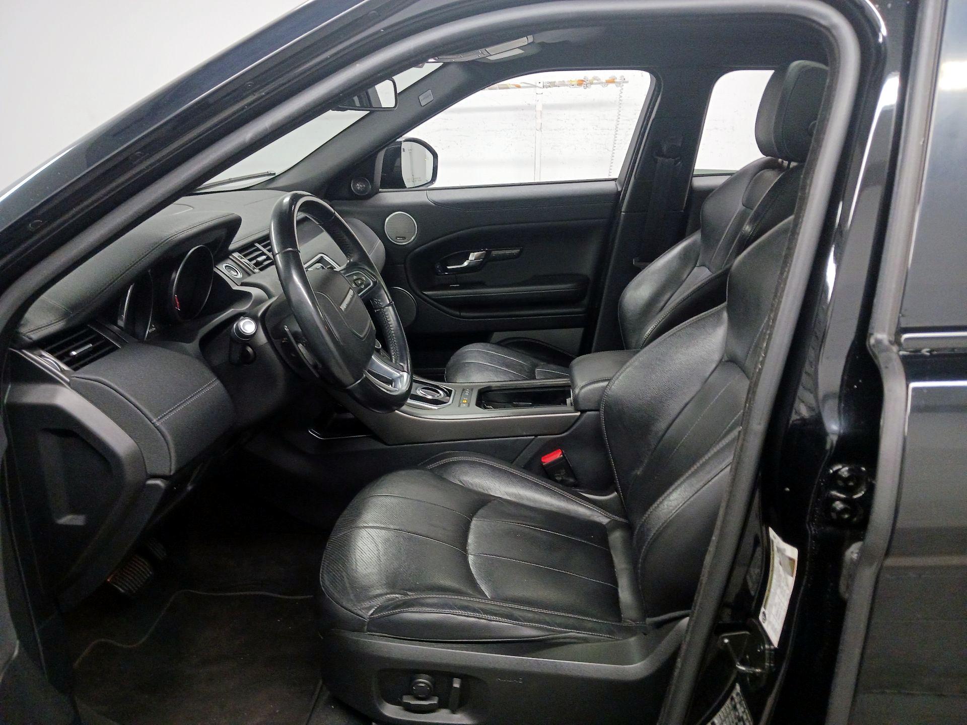 Thumbnail: 2019 Land Rover Range Rover Evoque - 9