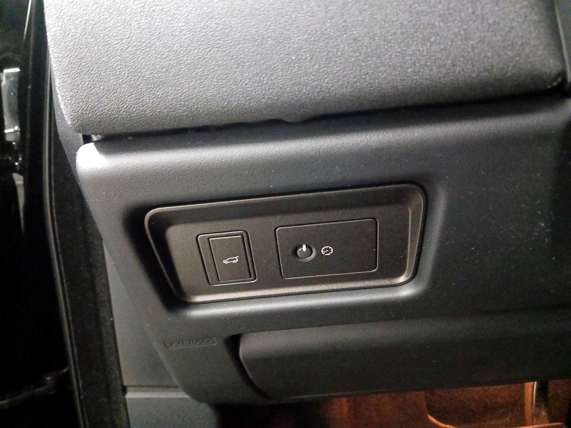 Thumbnail: 2019 Land Rover Range Rover Evoque - 11