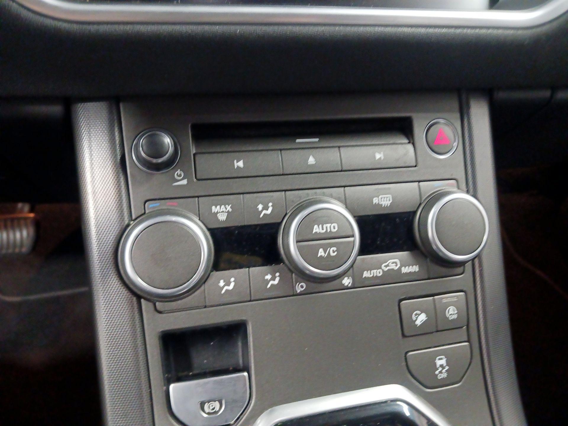 Thumbnail: 2019 Land Rover Range Rover Evoque - 15