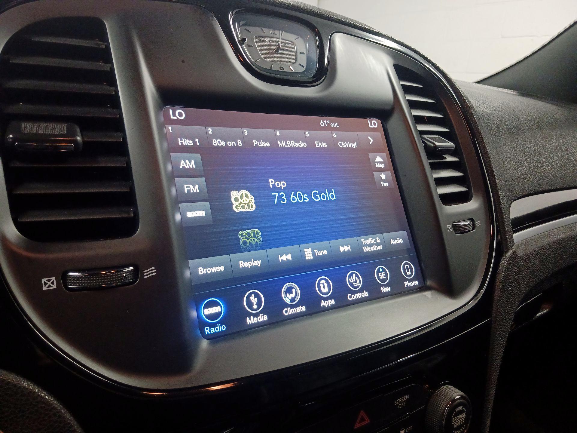 Thumbnail: 2018 Chrysler 300 - 13