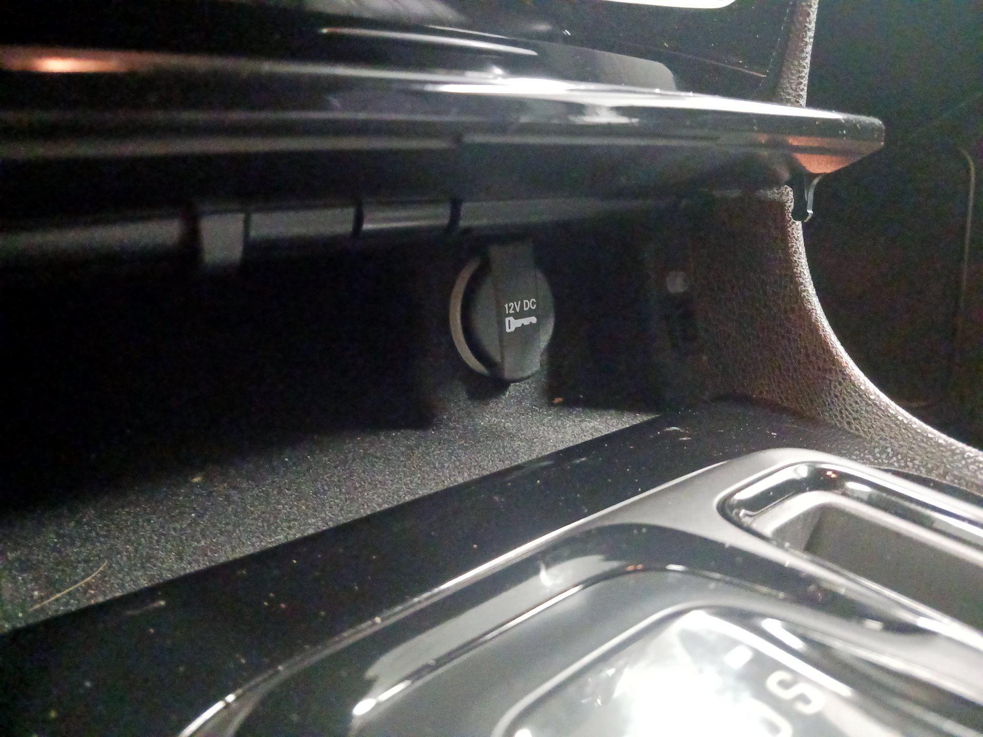 Thumbnail: 2018 Chrysler 300 - 16