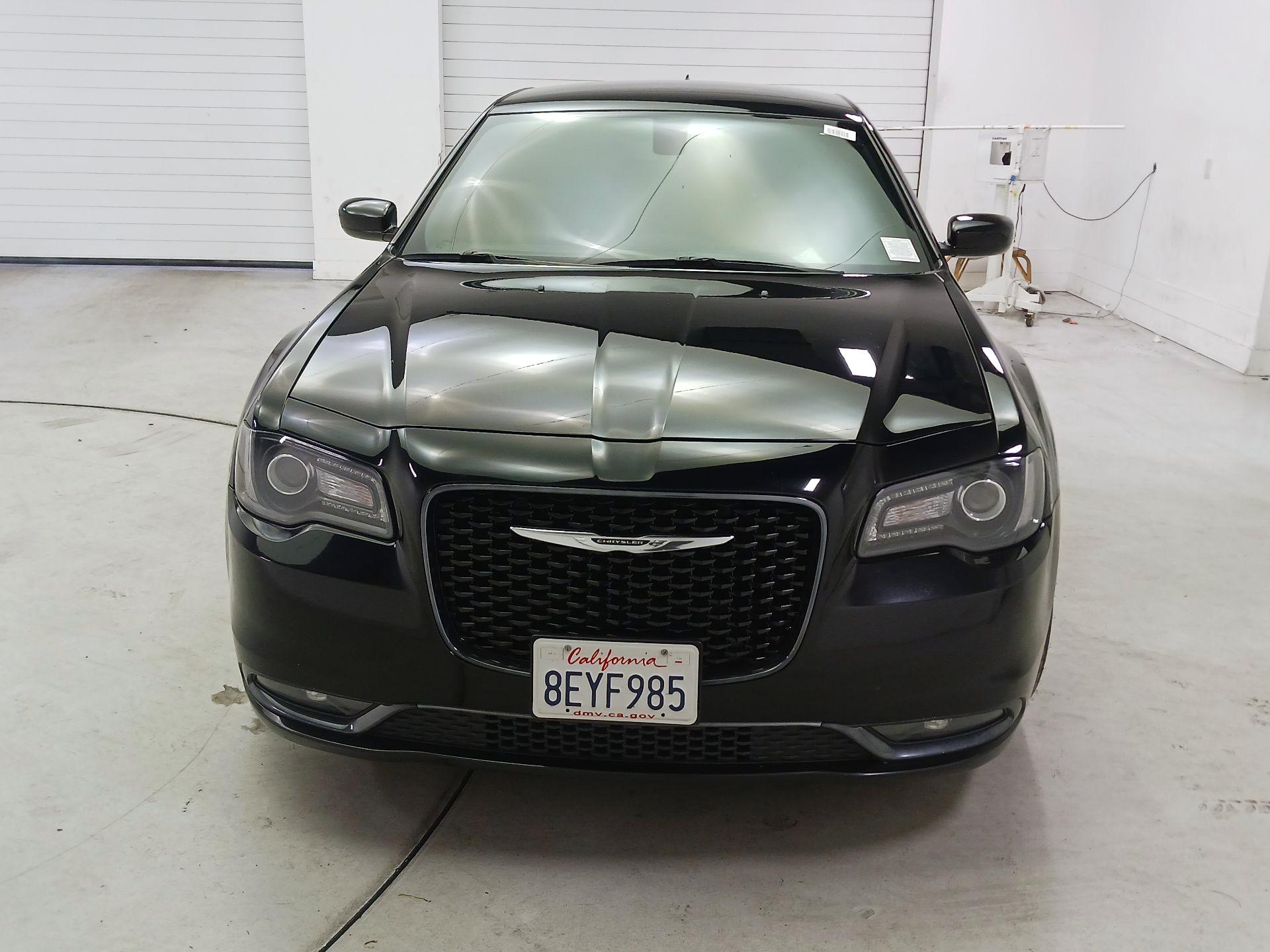 Thumbnail: 2018 Chrysler 300 - 2