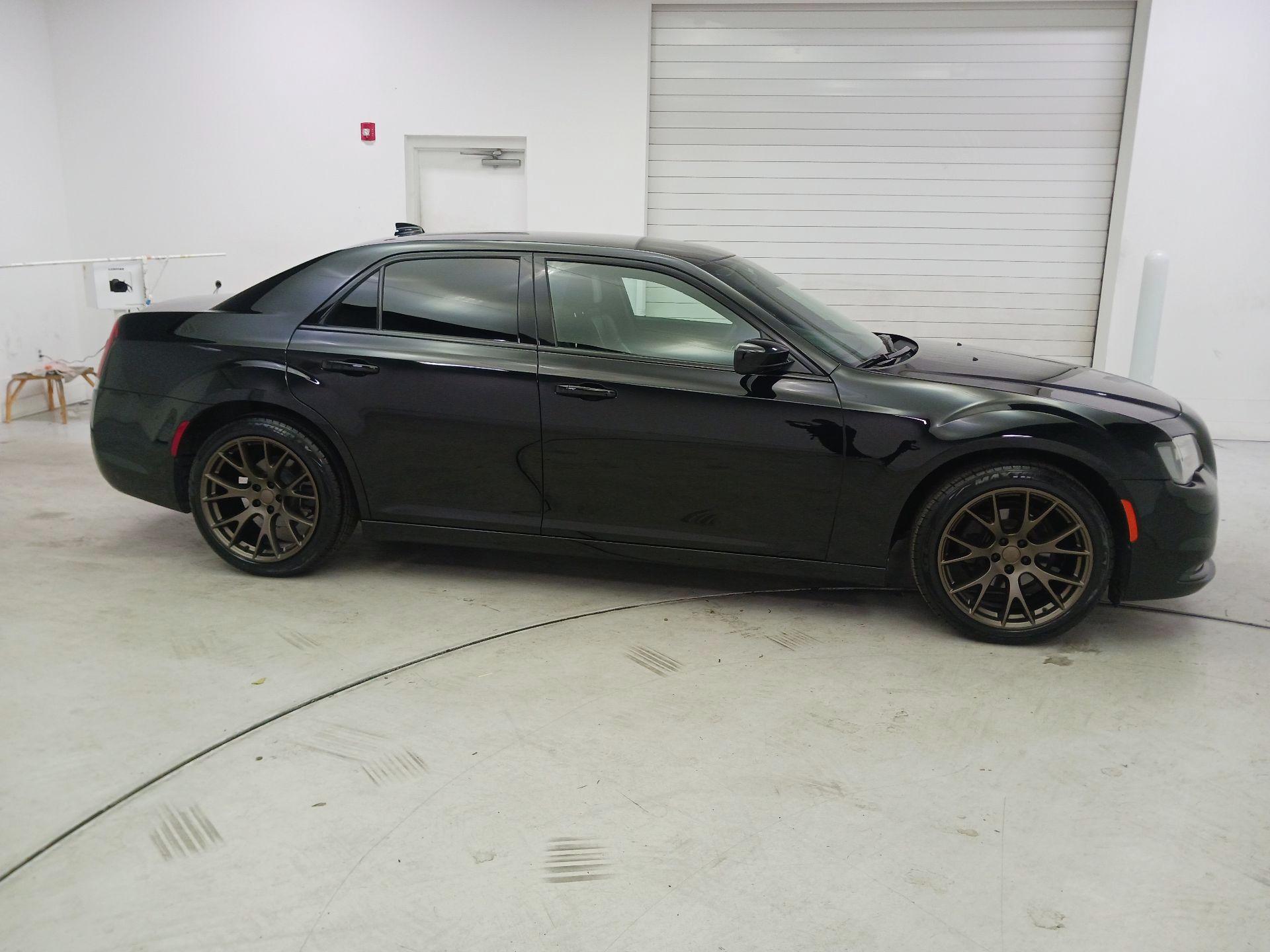 Thumbnail: 2018 Chrysler 300 - 4