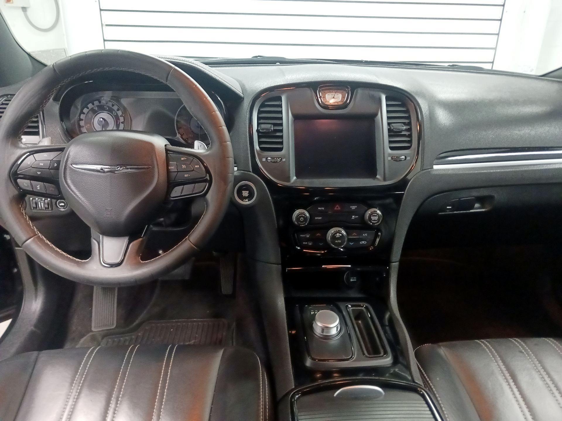 Thumbnail: 2018 Chrysler 300 - 8