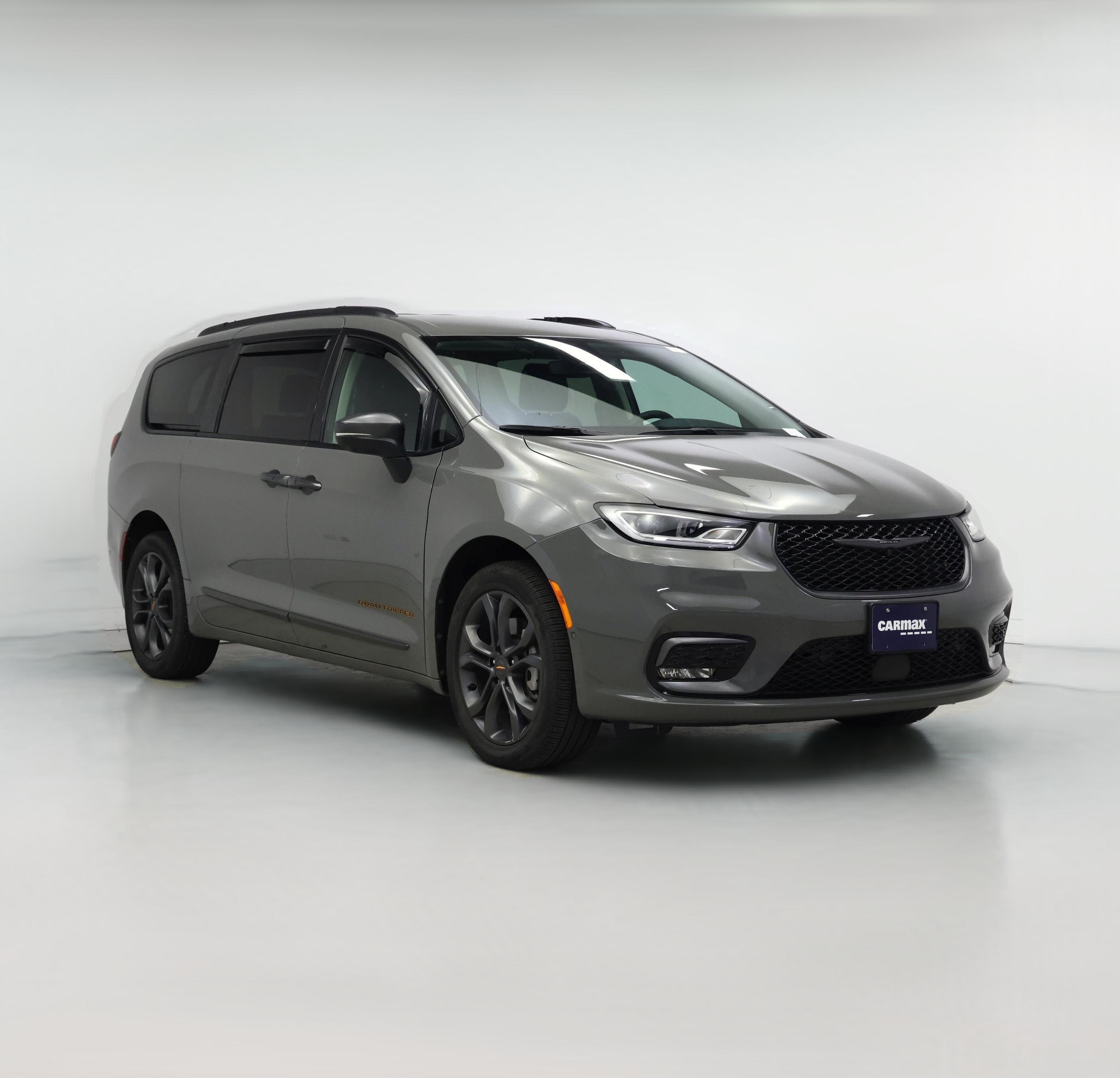 Thumbnail: 2023 Chrysler Pacifica - 1