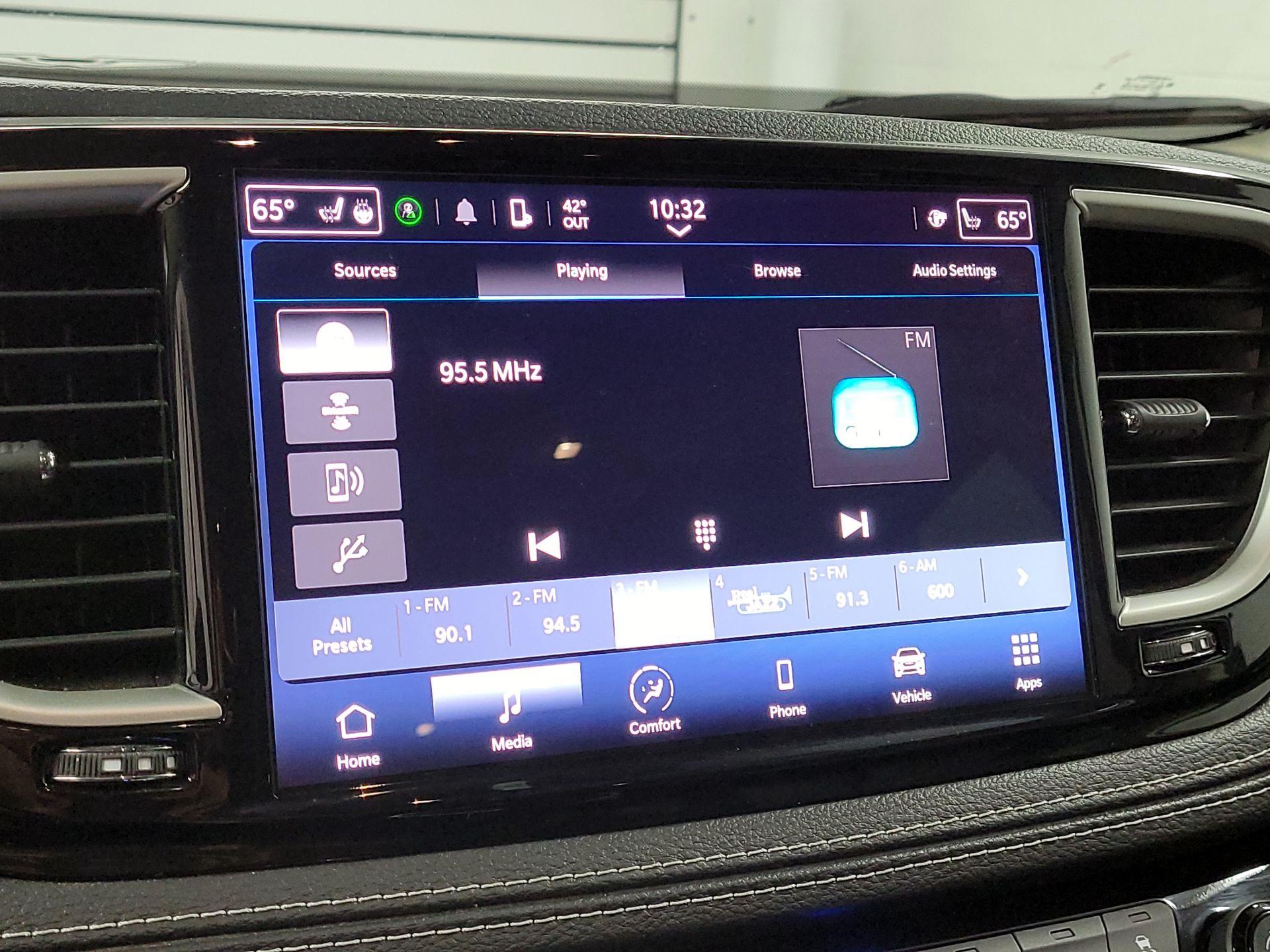 Thumbnail: 2023 Chrysler Pacifica - 15