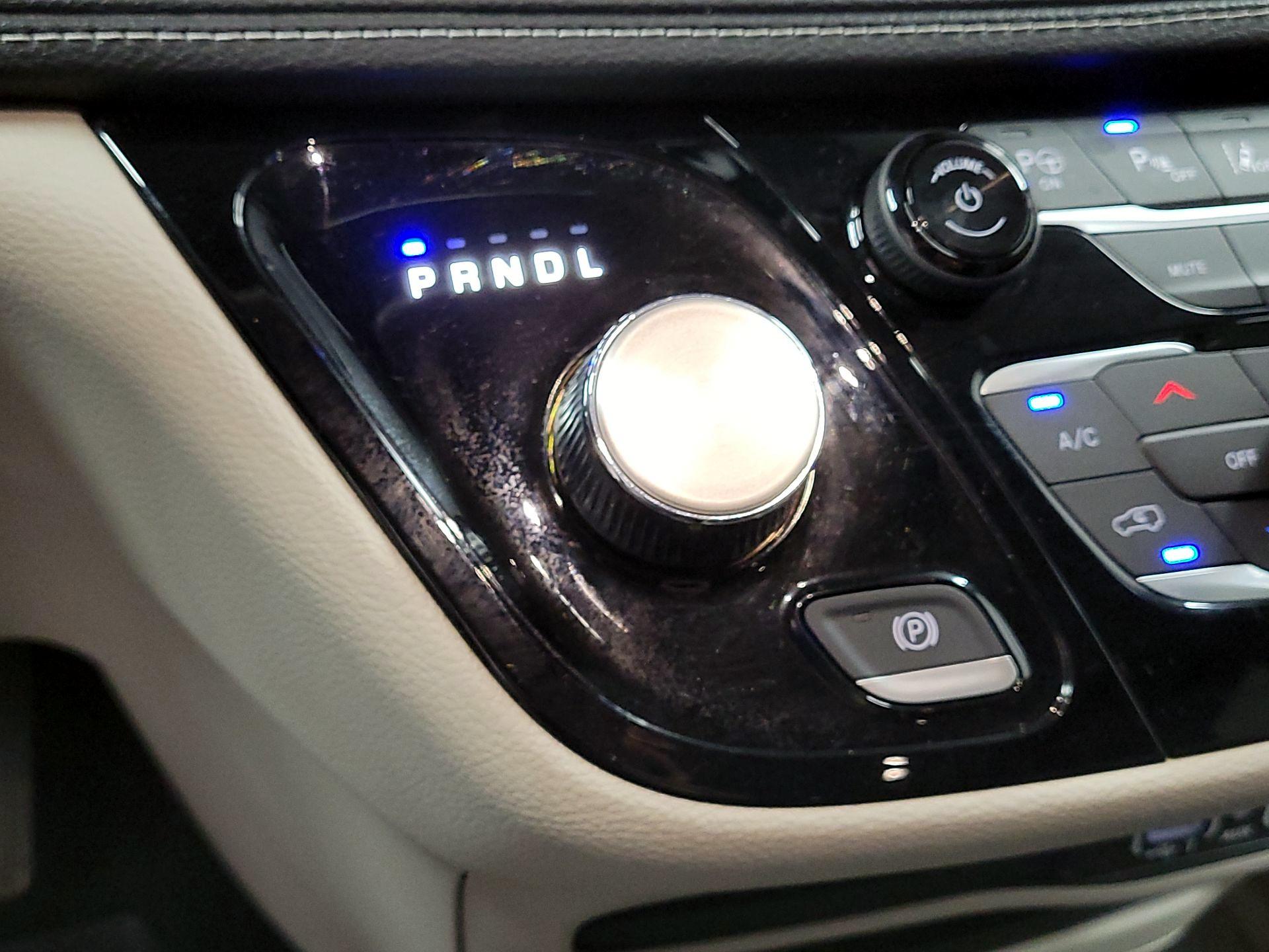 Thumbnail: 2023 Chrysler Pacifica - 17