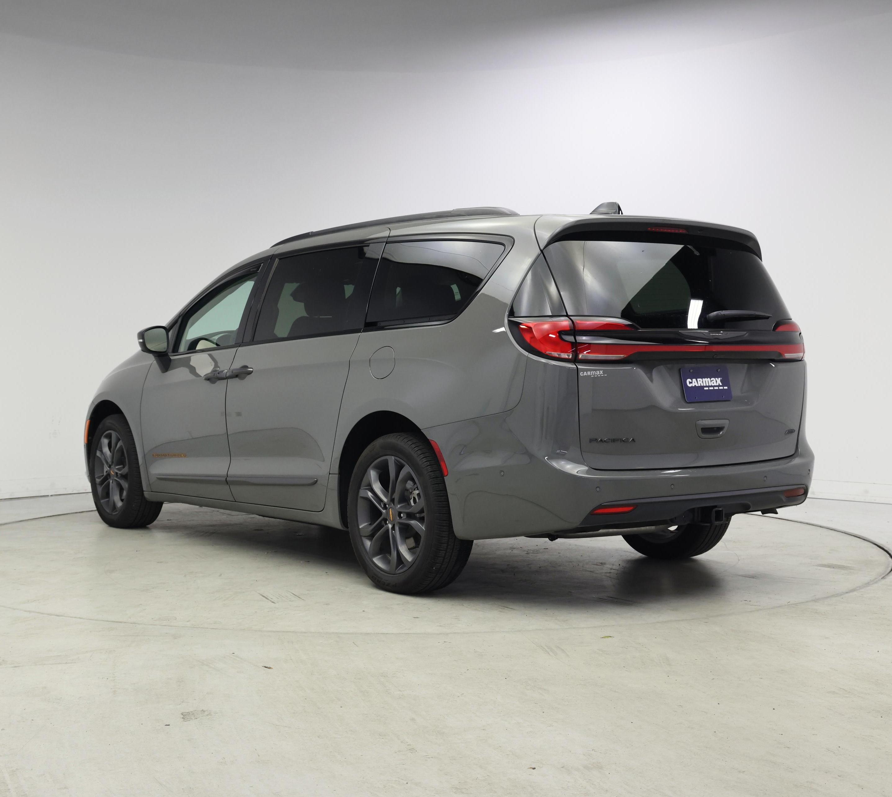 Thumbnail: 2023 Chrysler Pacifica - 2