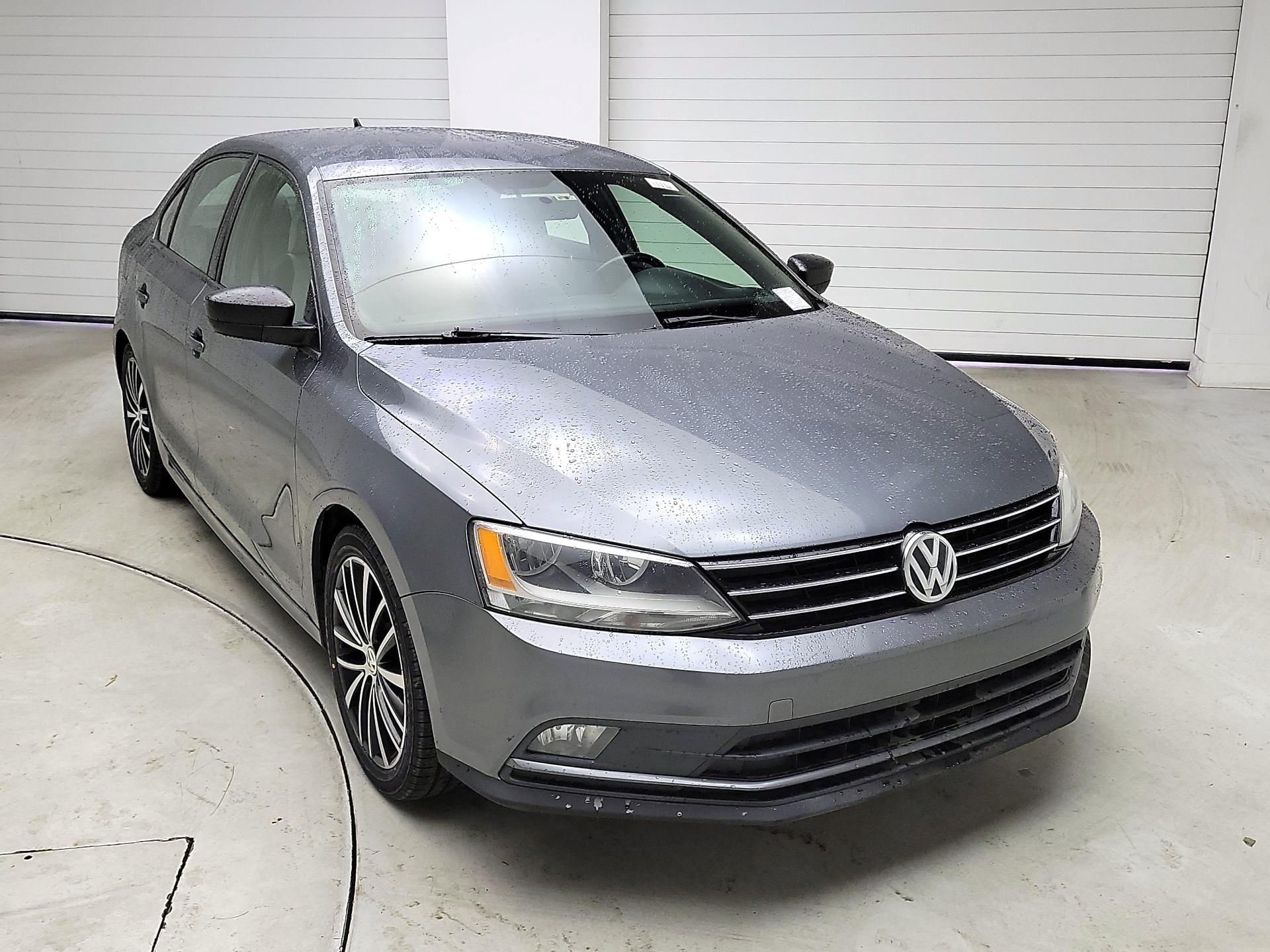 Thumbnail: 2016 Volkswagen Jetta - 1