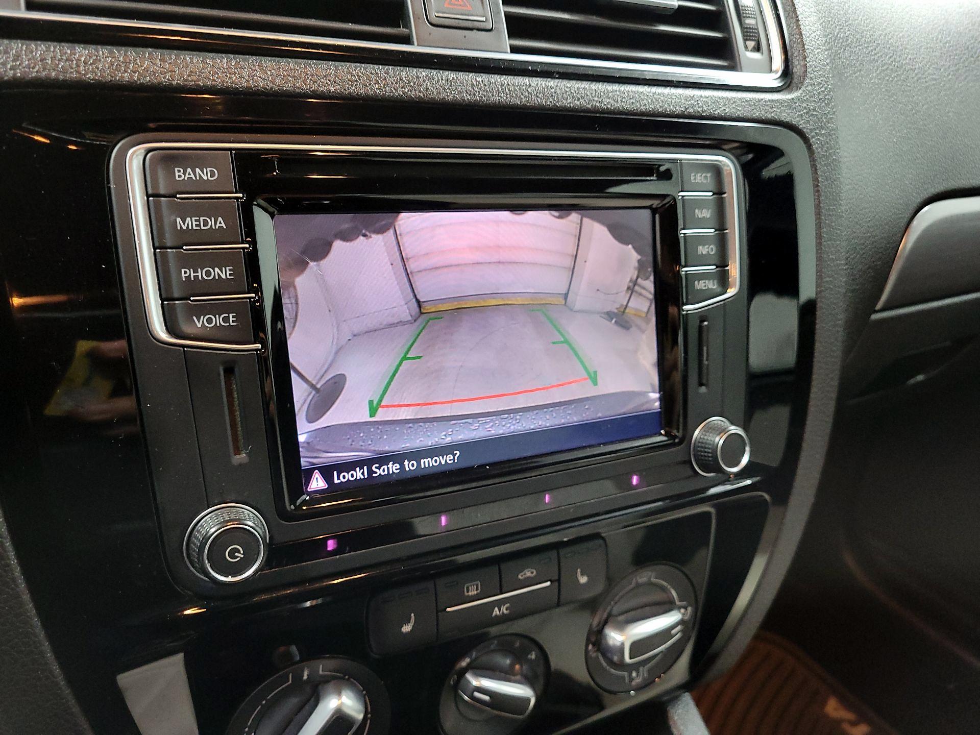 Thumbnail: 2016 Volkswagen Jetta - 11