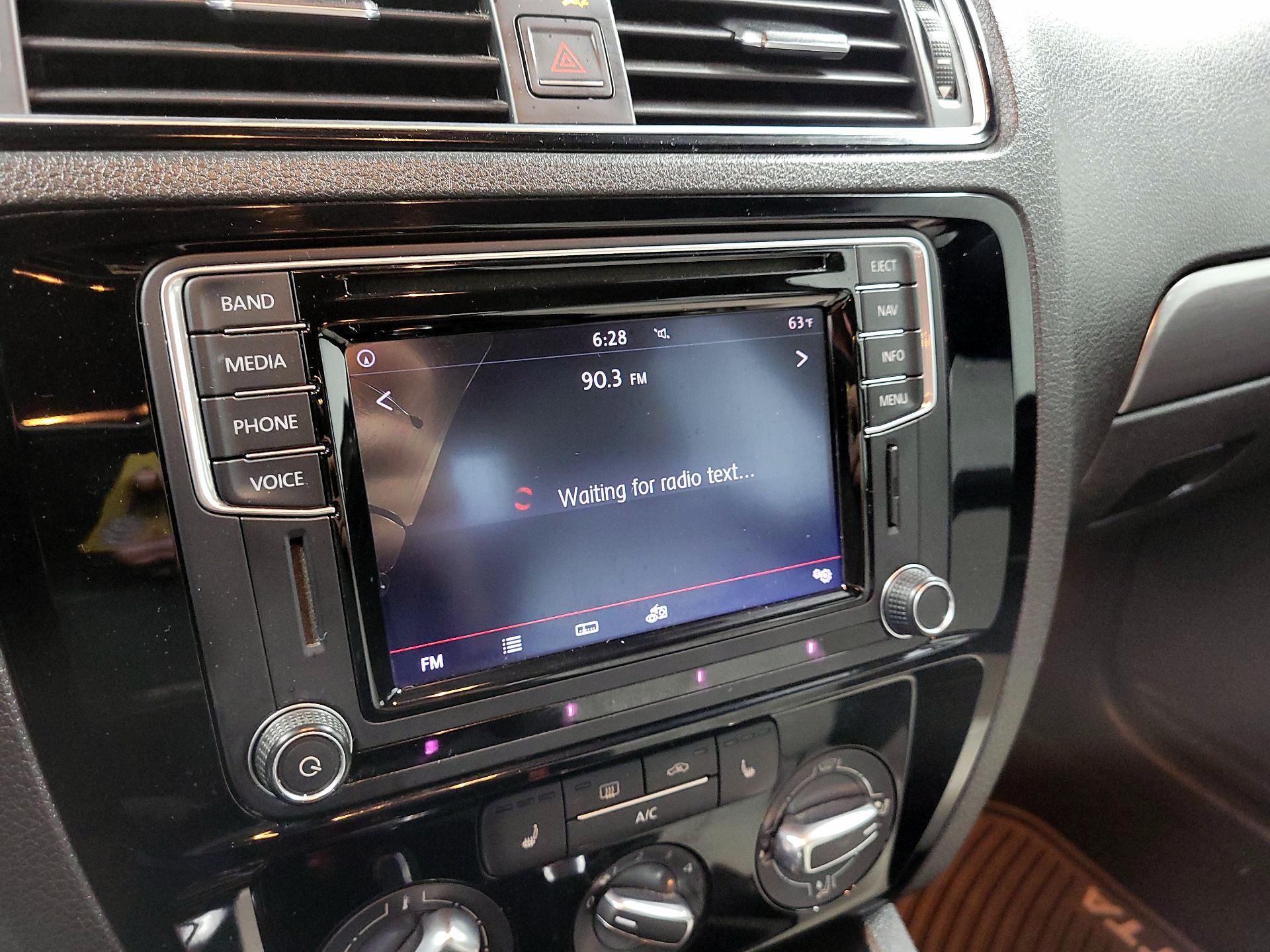 Thumbnail: 2016 Volkswagen Jetta - 12