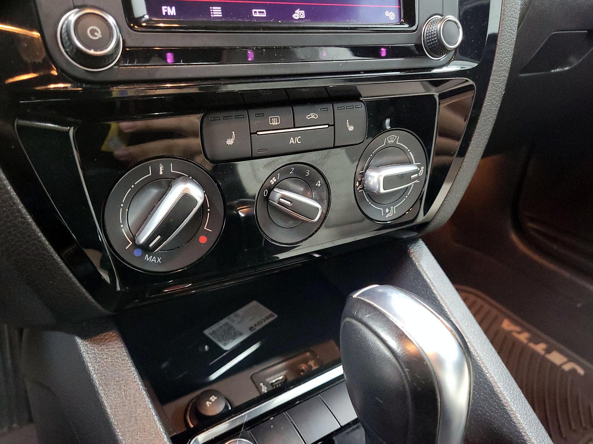 Thumbnail: 2016 Volkswagen Jetta - 13