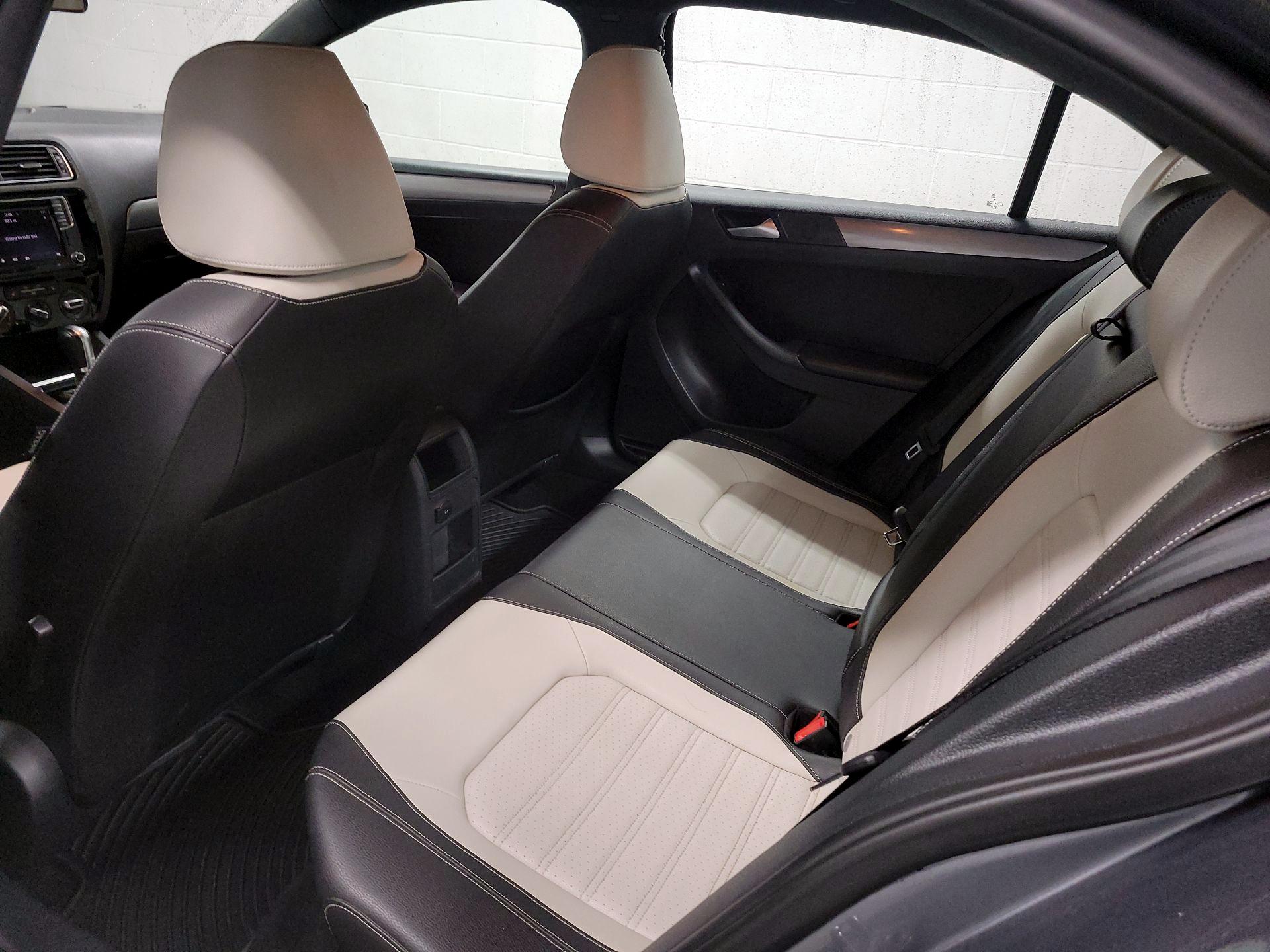 Thumbnail: 2016 Volkswagen Jetta - 15