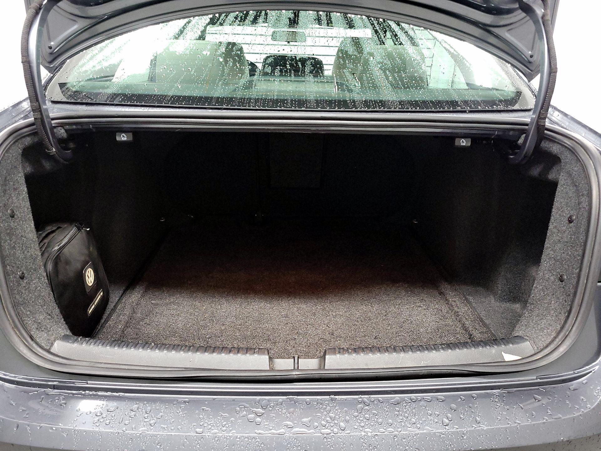 Thumbnail: 2016 Volkswagen Jetta - 16