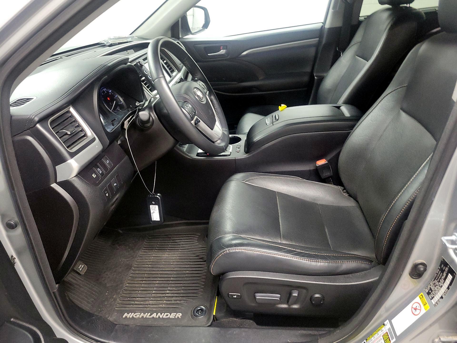 Thumbnail: 2017 Toyota Highlander - 9