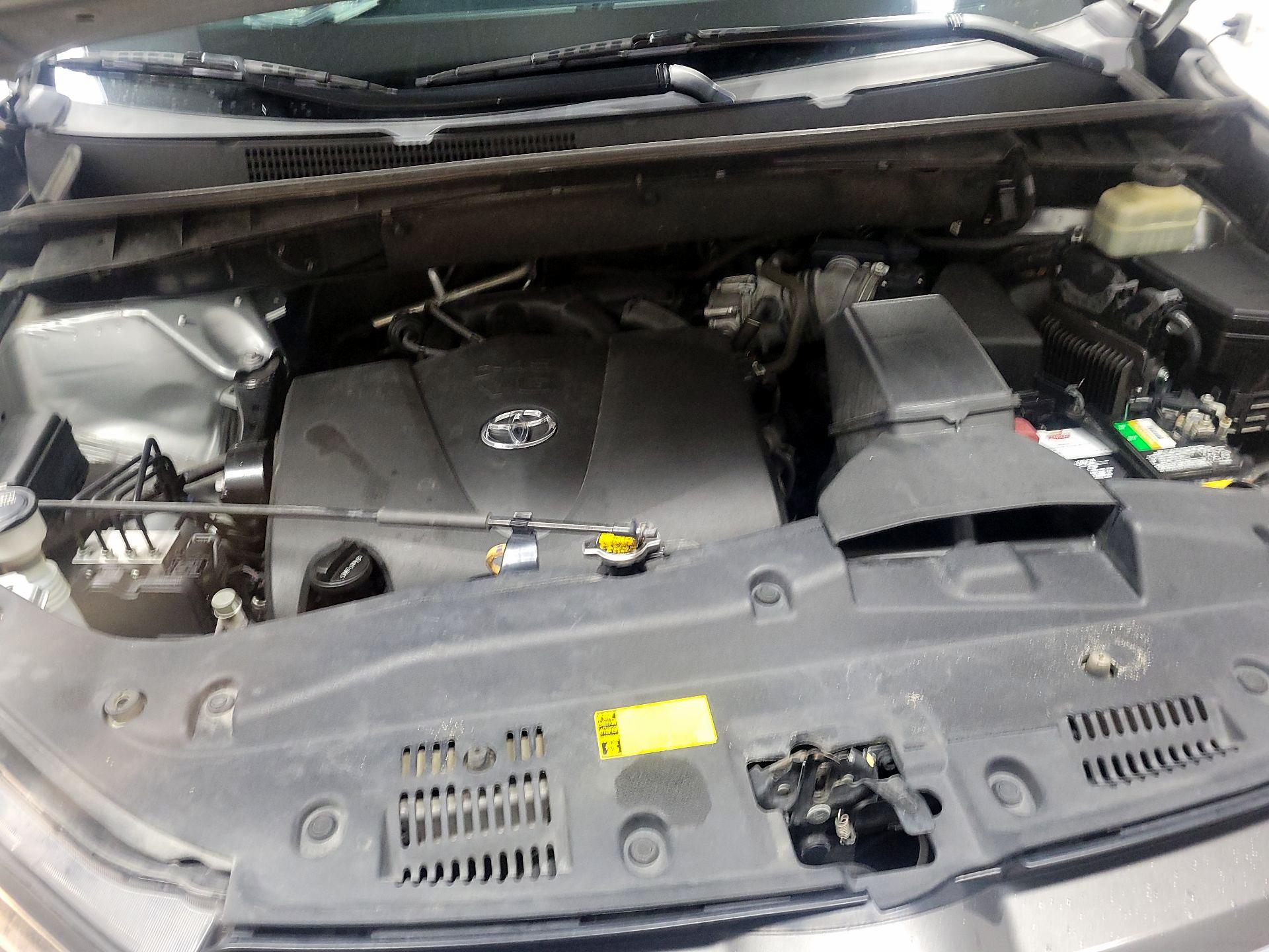 Thumbnail: 2017 Toyota Highlander - 15