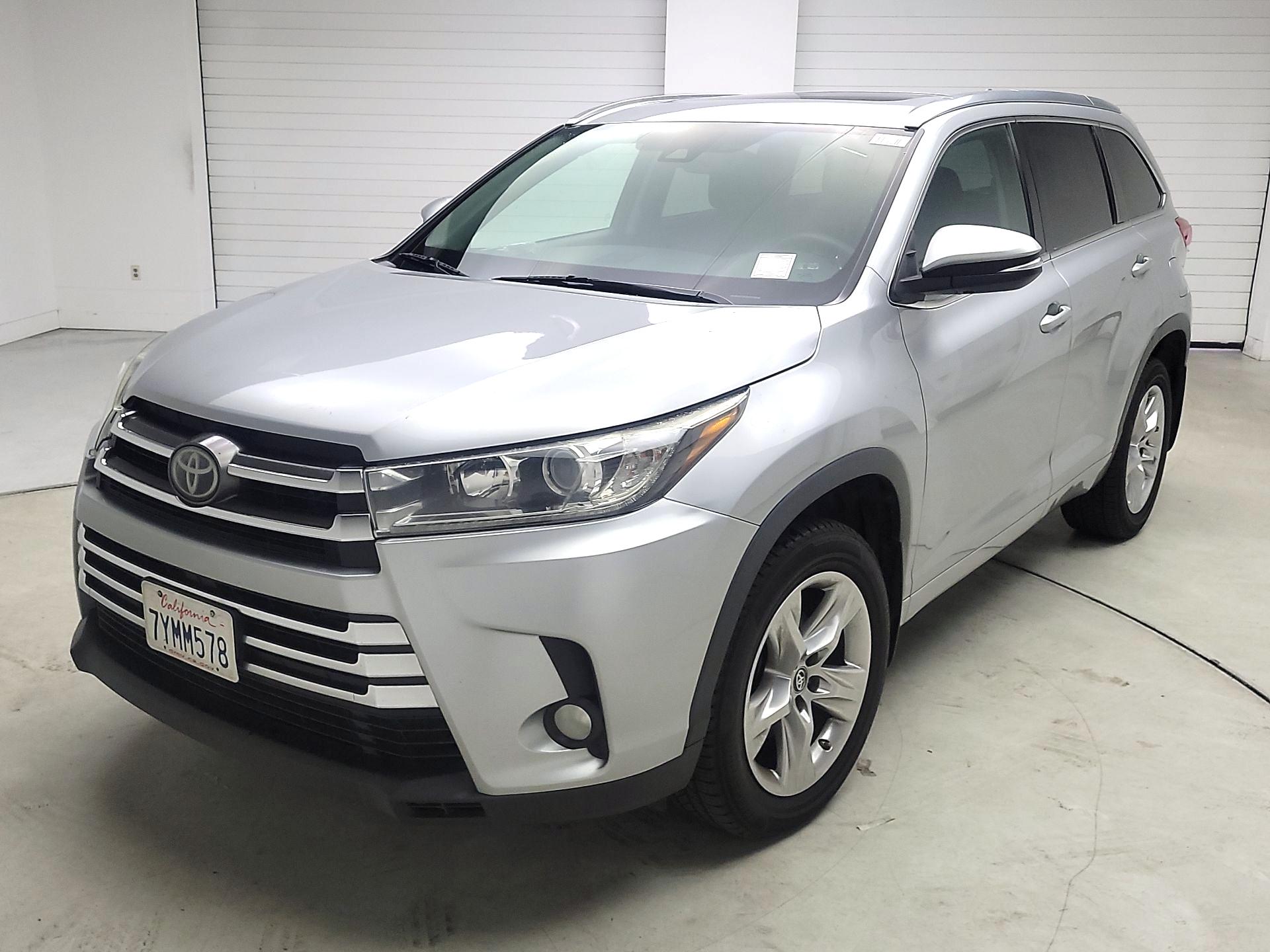 Thumbnail: 2017 Toyota Highlander - 3