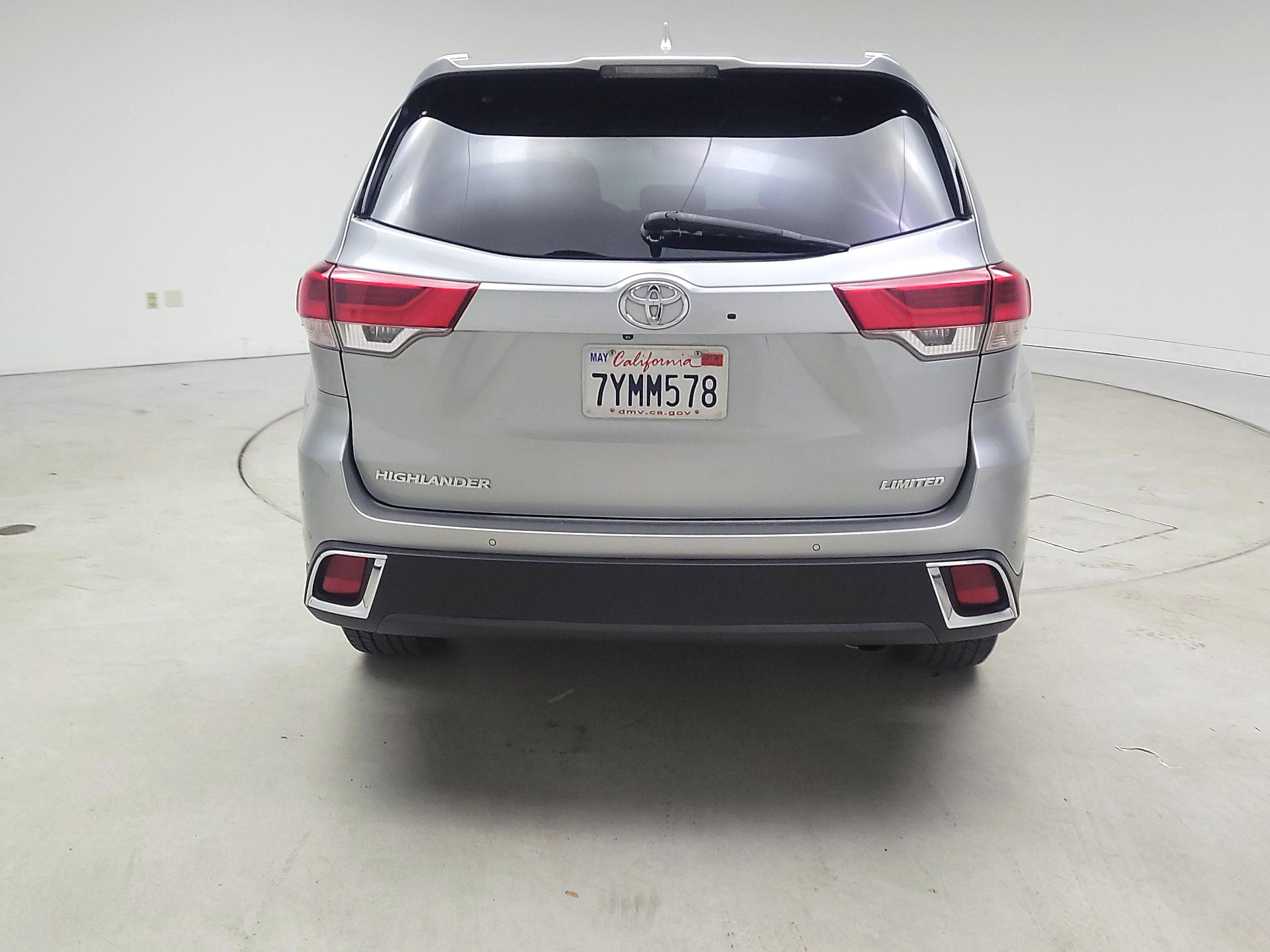 Thumbnail: 2017 Toyota Highlander - 6