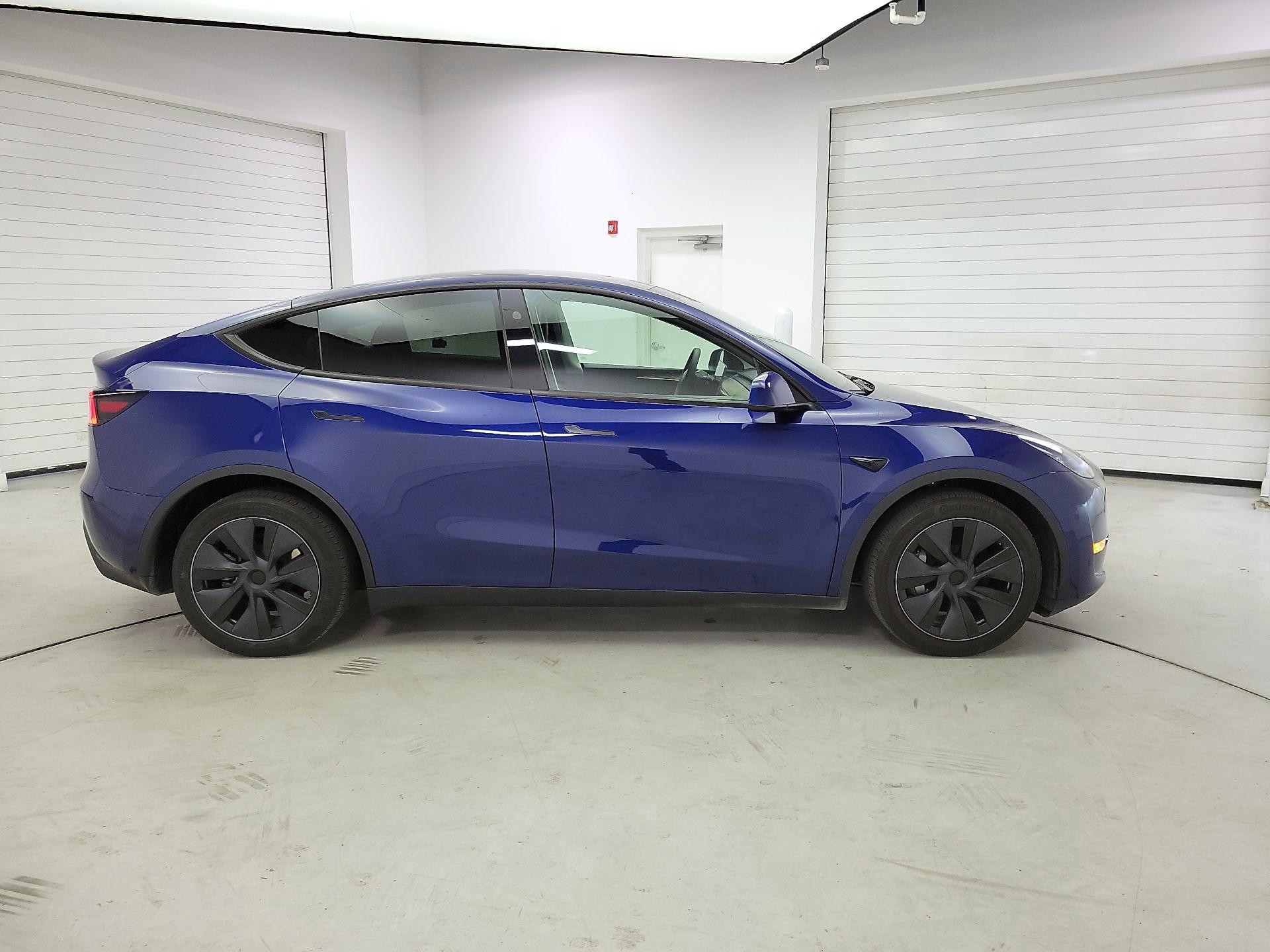 Thumbnail: 2024 Tesla Model Y - 4