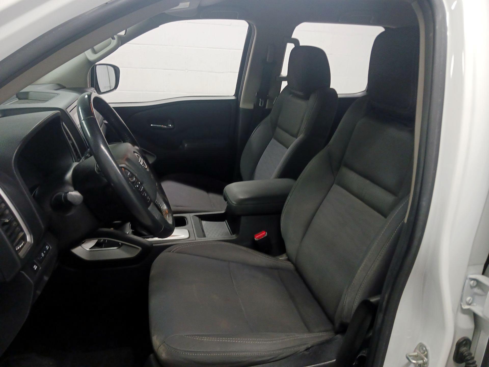 Thumbnail: 2022 Nissan Frontier - 9