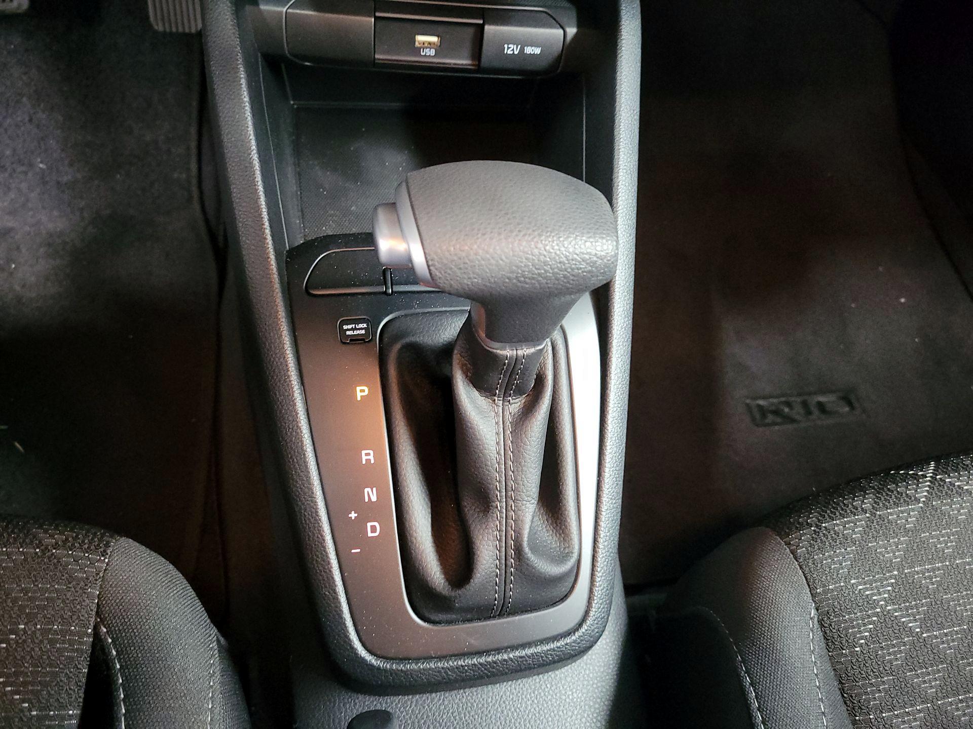 Thumbnail: 2023 Kia Rio - 15