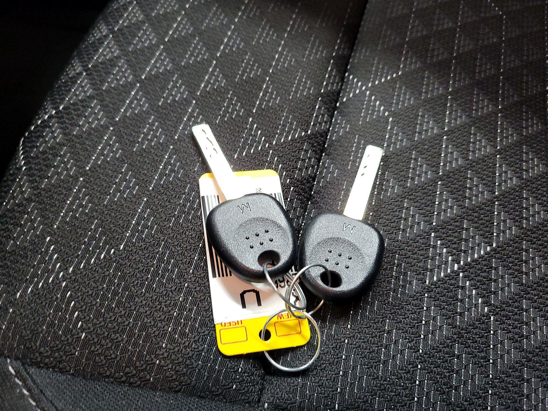 Thumbnail: 2023 Kia Rio - 20