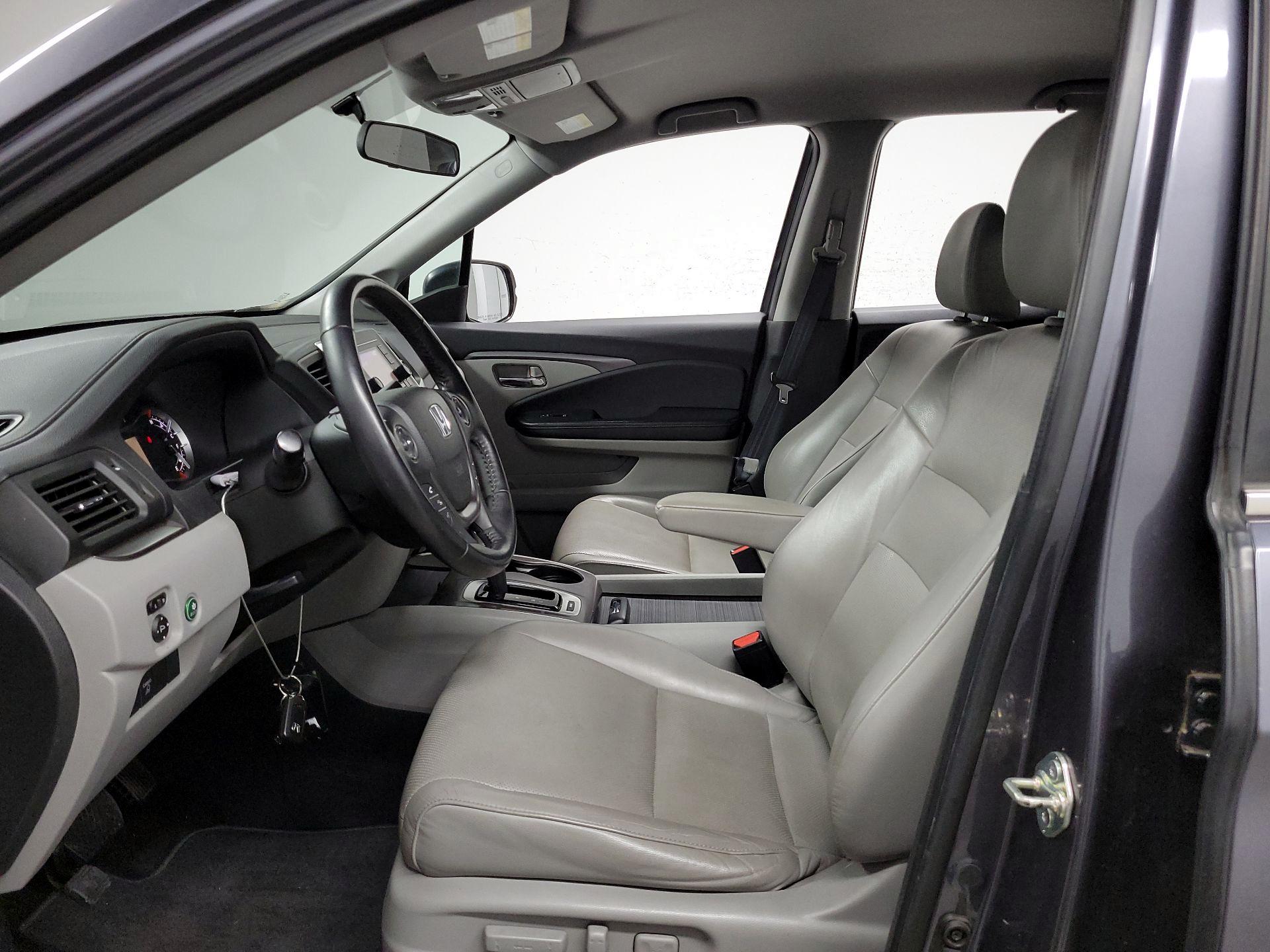 Thumbnail: 2017 Honda Ridgeline - 9