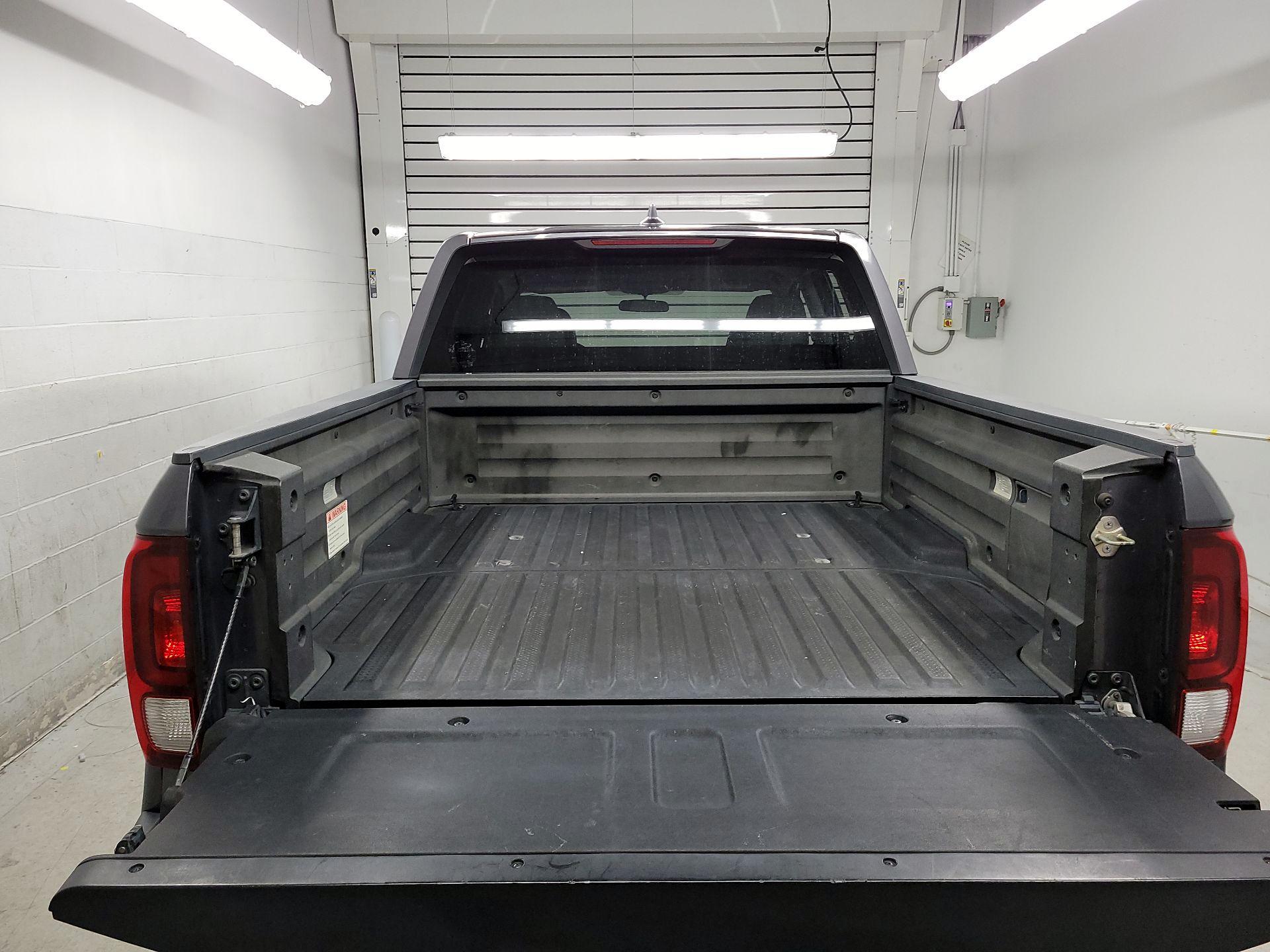 Thumbnail: 2017 Honda Ridgeline - 16