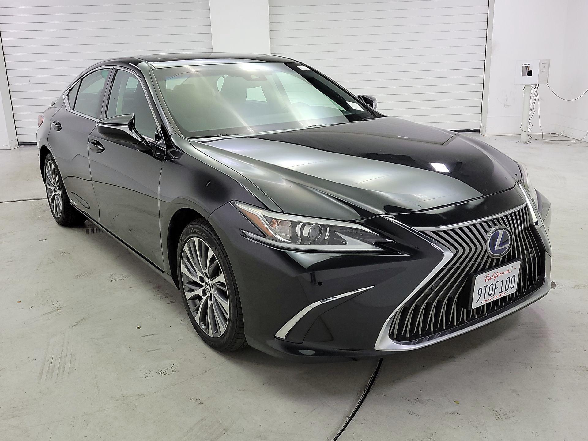 Thumbnail: 2020 Lexus ES - 1