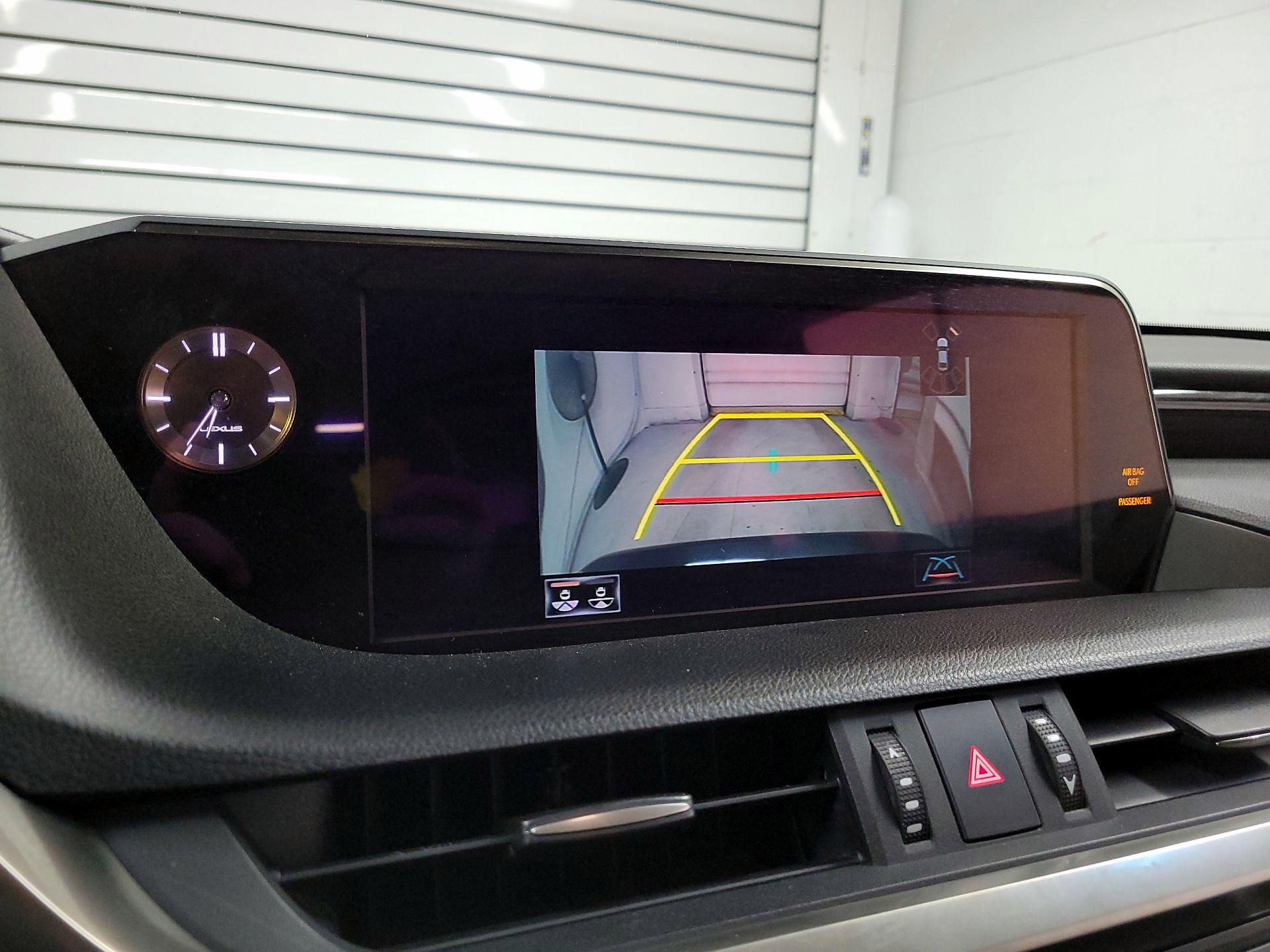 Thumbnail: 2020 Lexus ES - 13