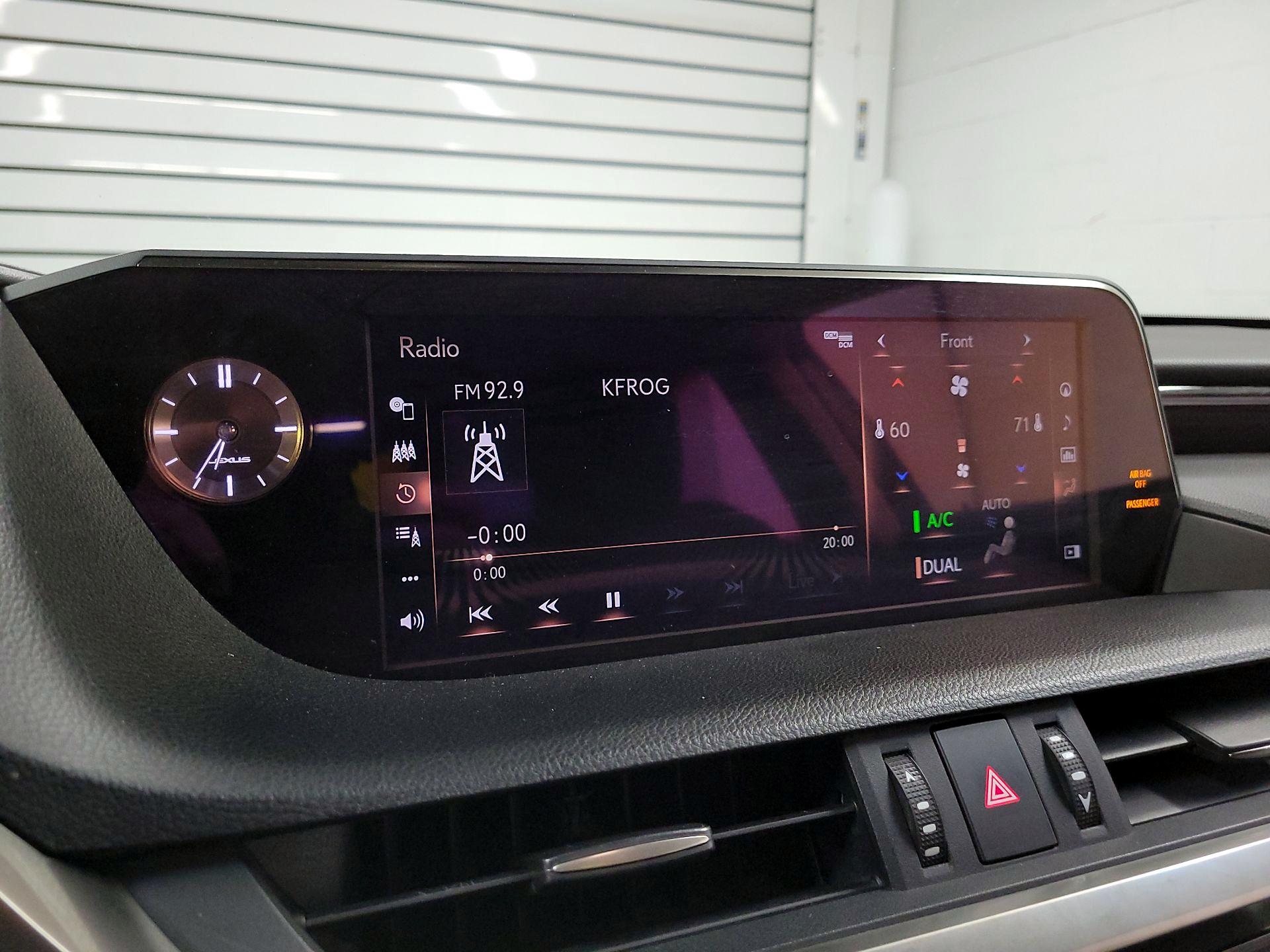 Thumbnail: 2020 Lexus ES - 14