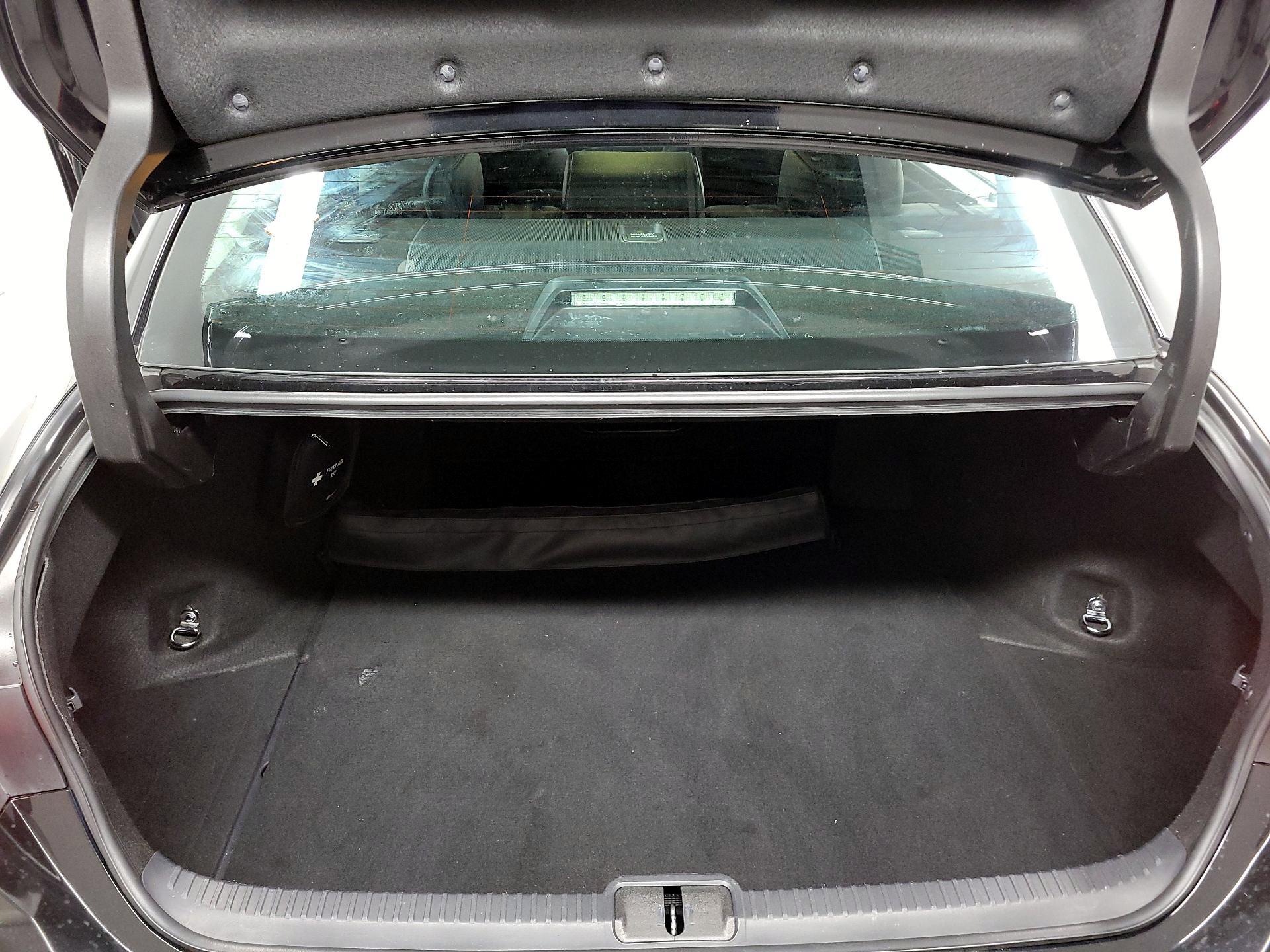 Thumbnail: 2020 Lexus ES - 20