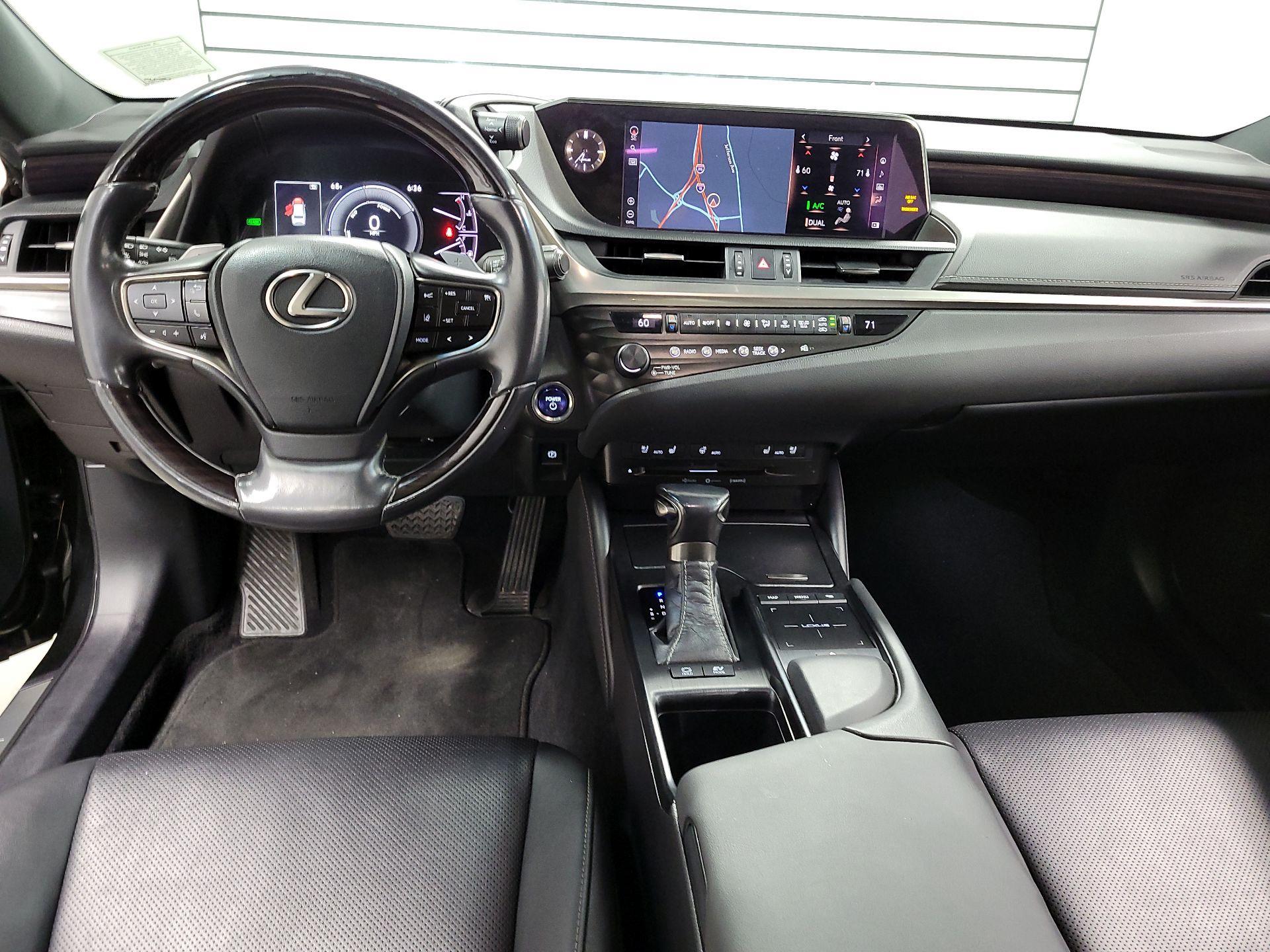 Thumbnail: 2020 Lexus ES - 8