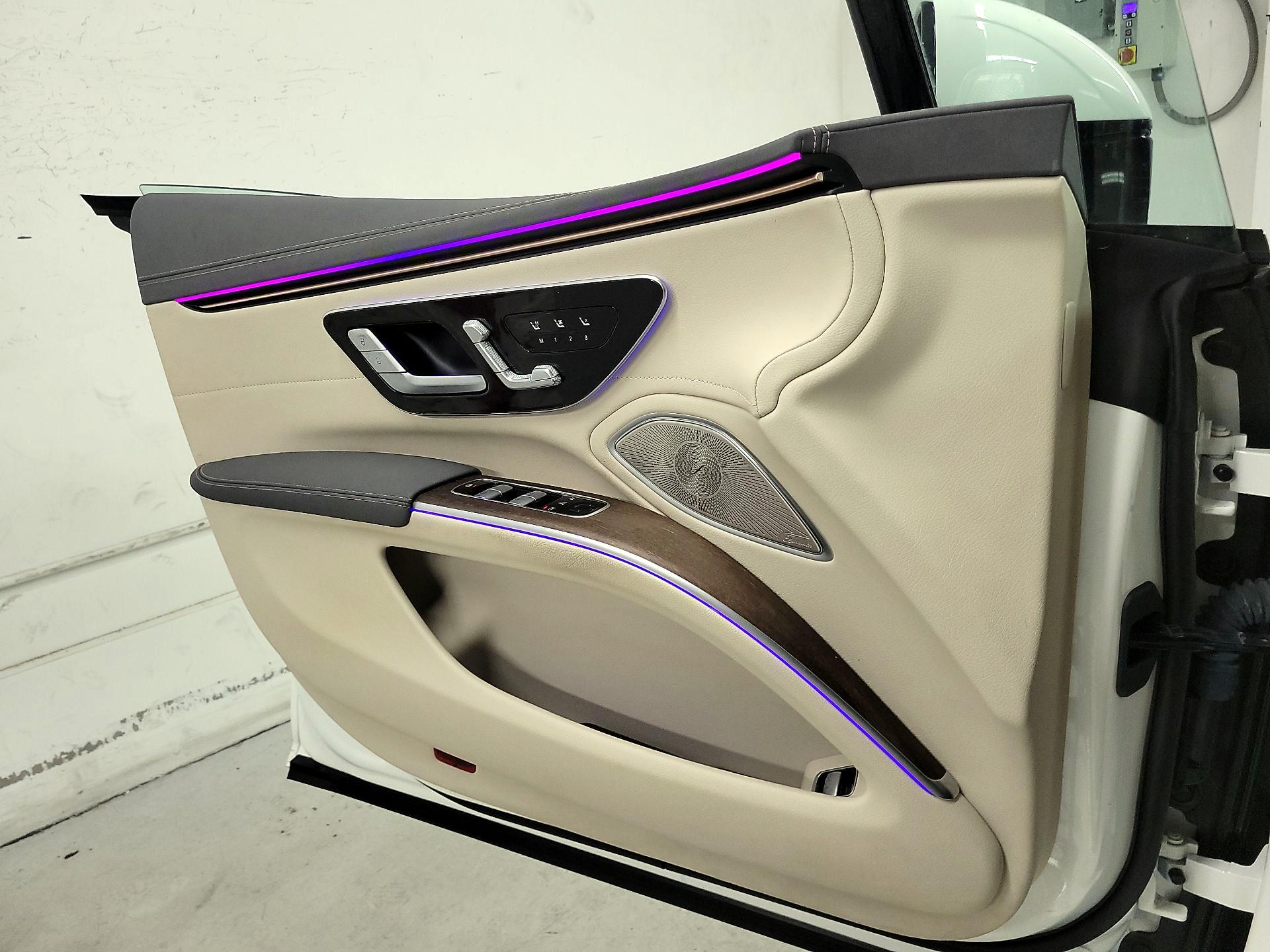 Thumbnail: 2023 Mercedes-Benz EQS - 10