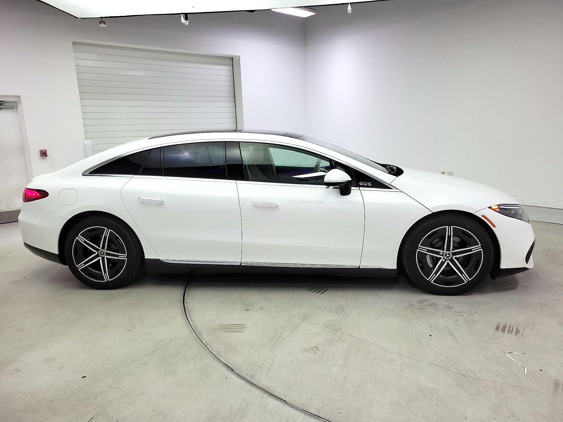 Thumbnail: 2023 Mercedes-Benz EQS - 4