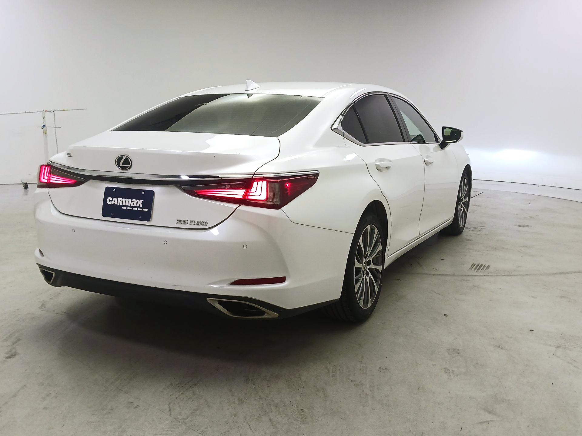 Thumbnail: 2019 Lexus ES - 5