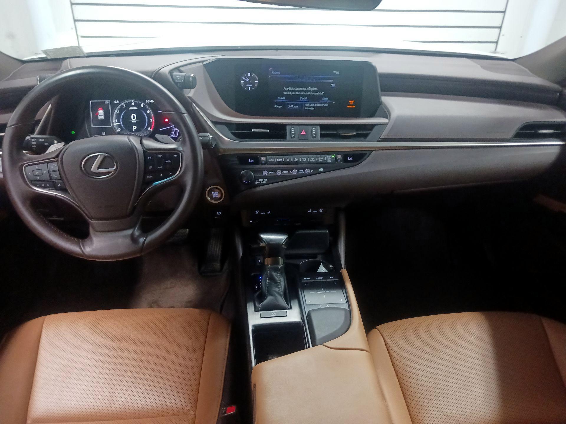 Thumbnail: 2019 Lexus ES - 8