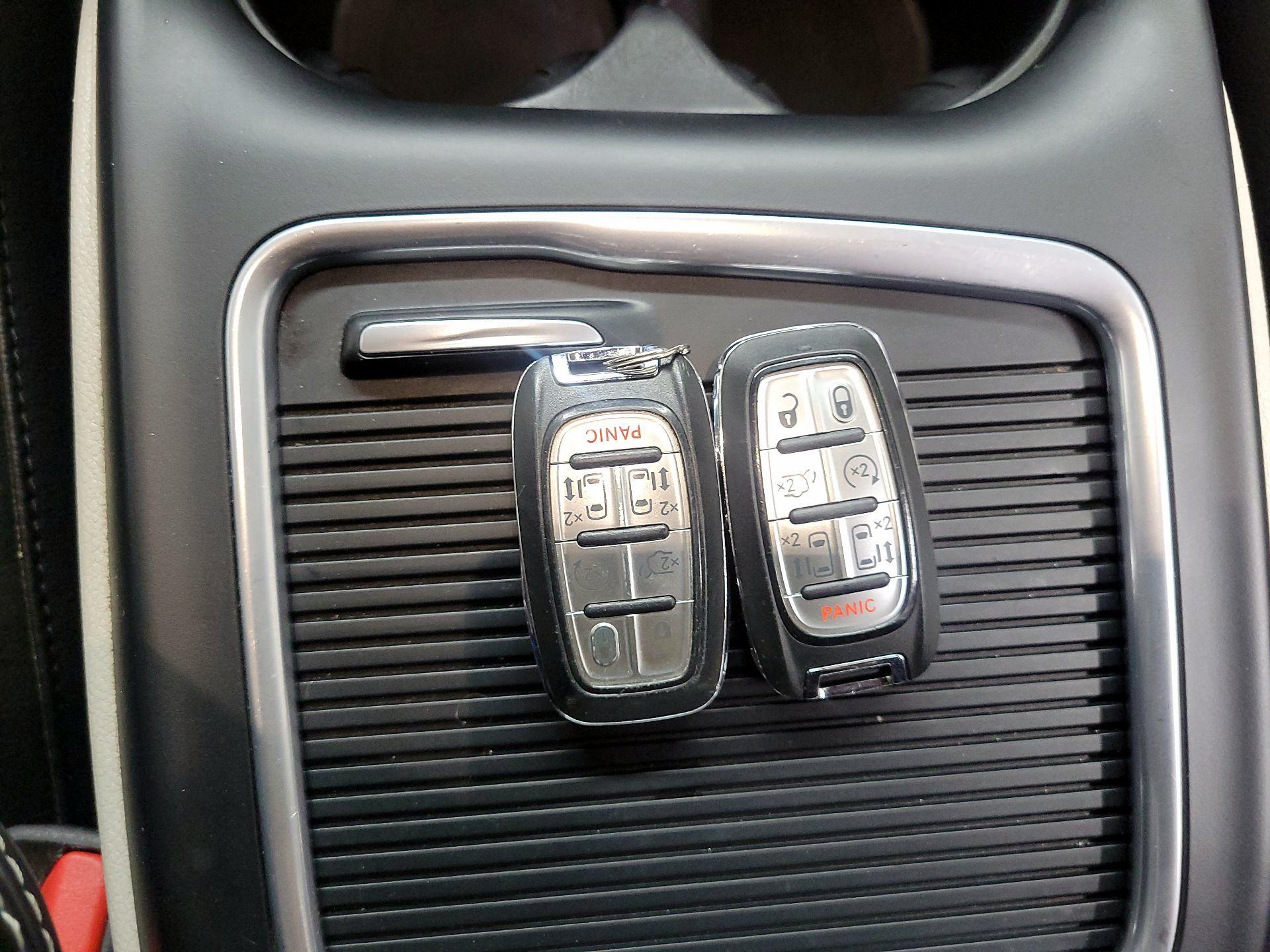 Thumbnail: 2022 Chrysler Pacifica - 19