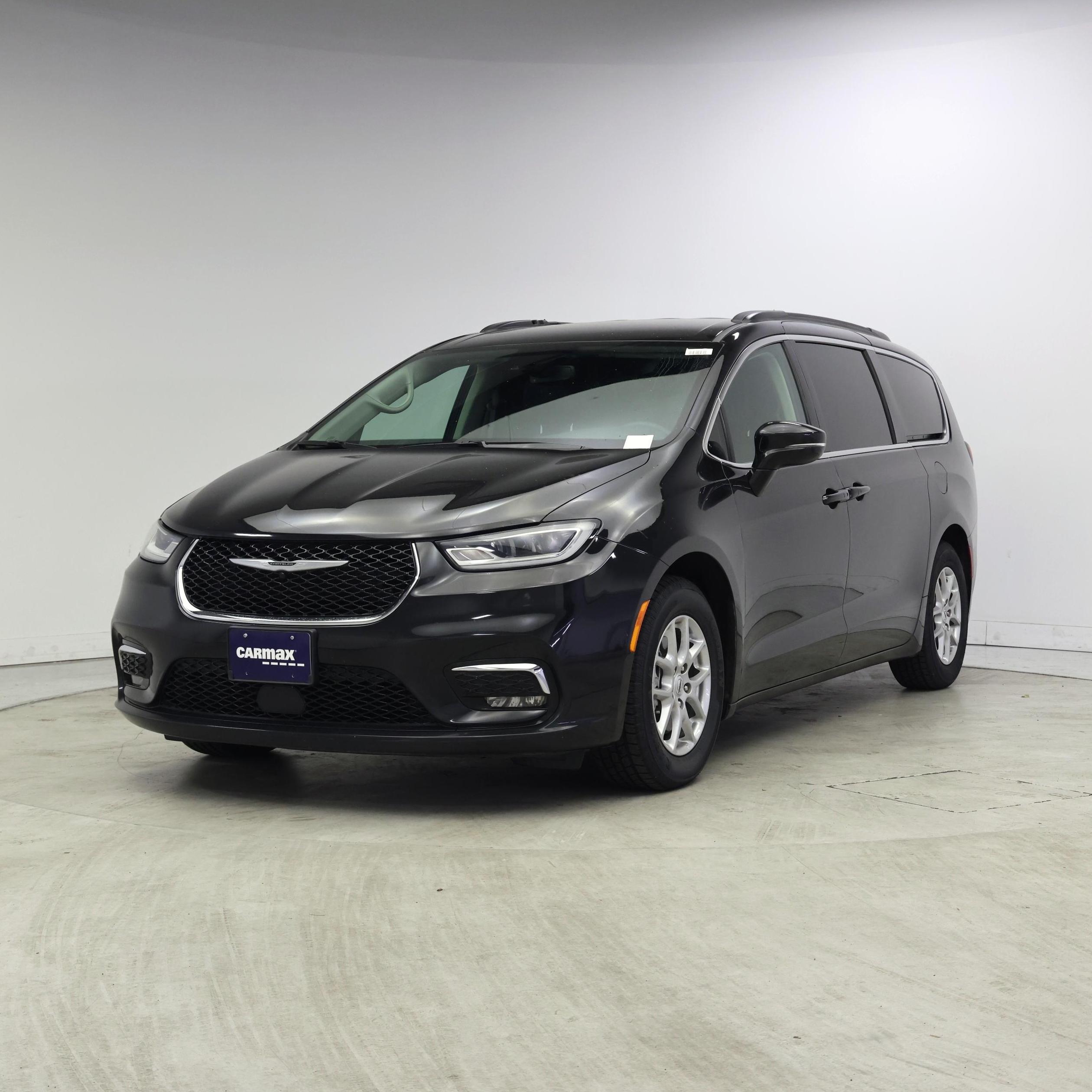 Thumbnail: 2022 Chrysler Pacifica - 4