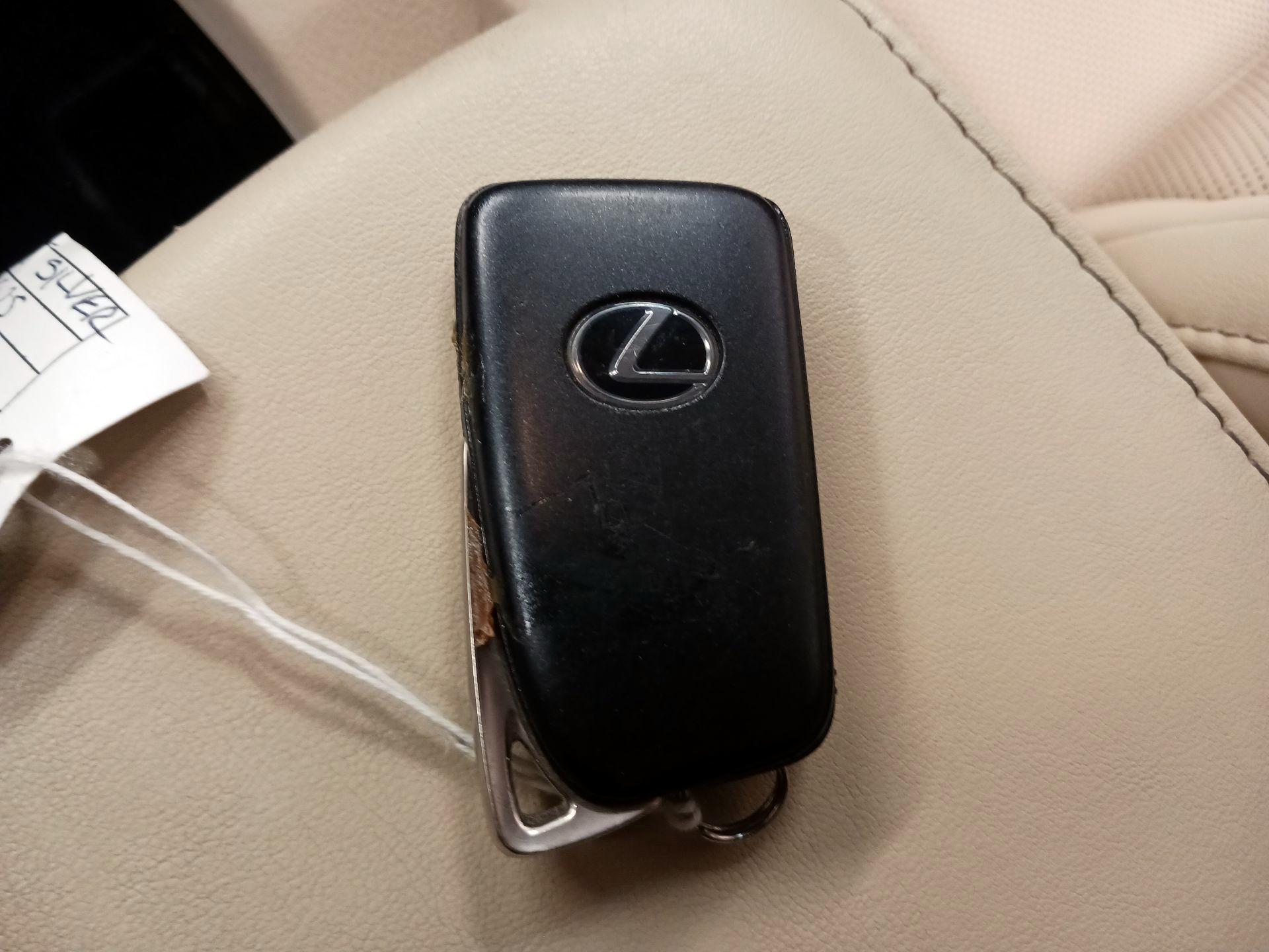 Thumbnail: 2018 Lexus ES - 17