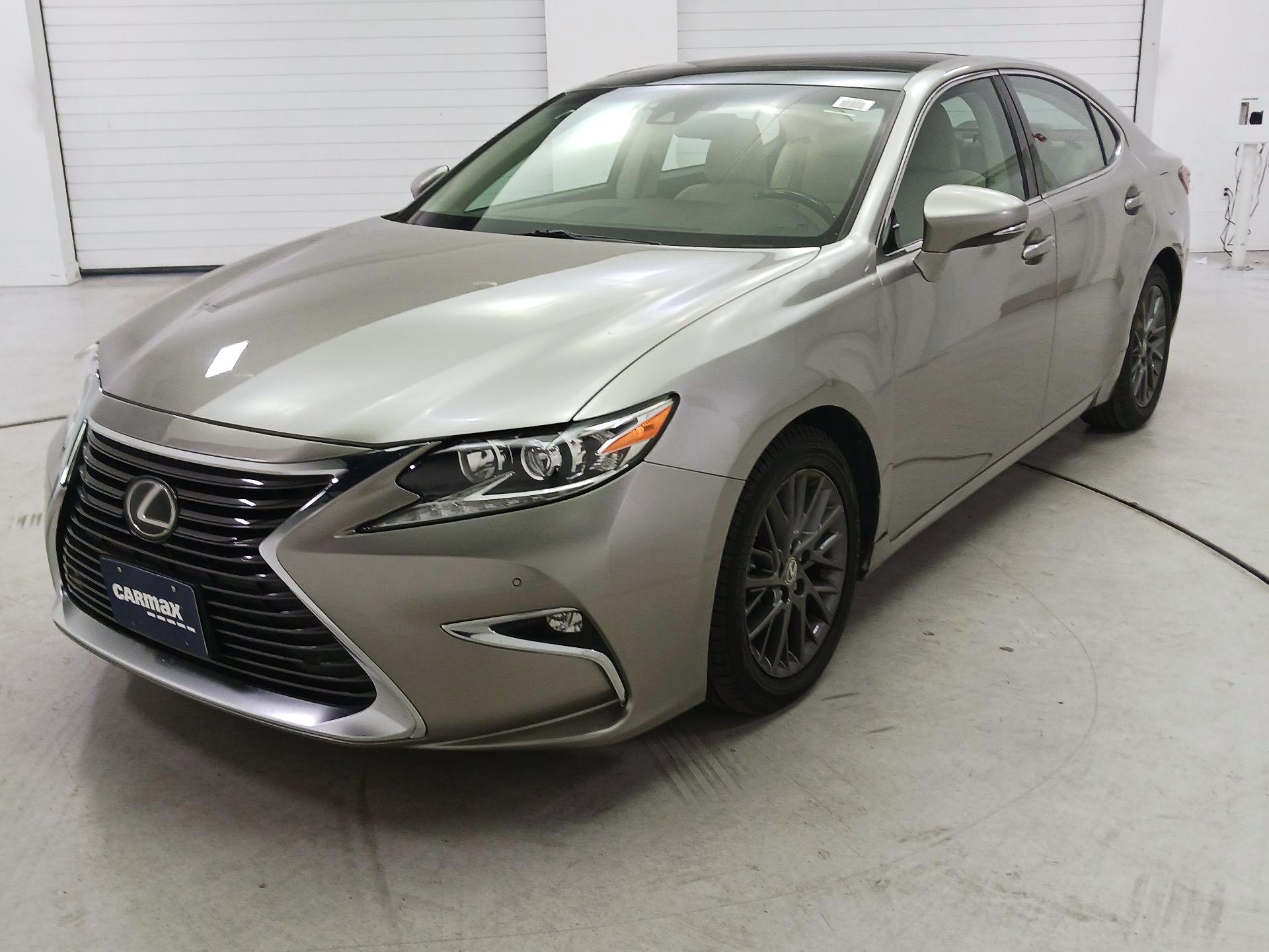 Thumbnail: 2018 Lexus ES - 3