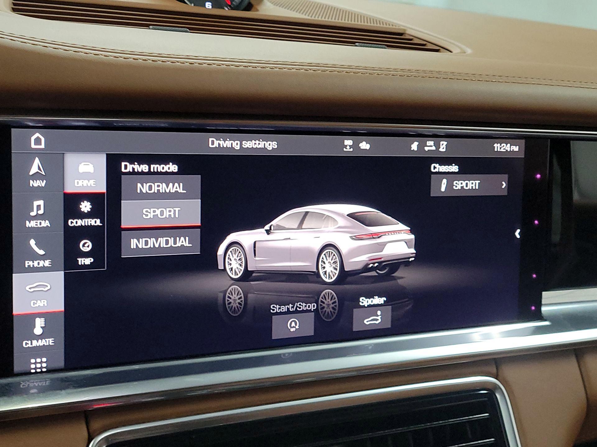 Thumbnail: 2021 Porsche Panamera - 12