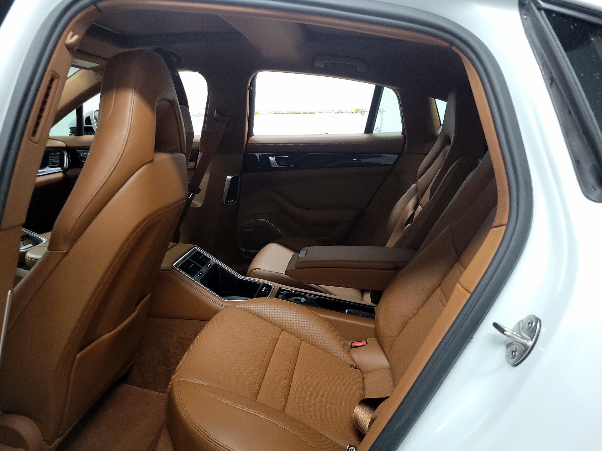 Thumbnail: 2021 Porsche Panamera - 15