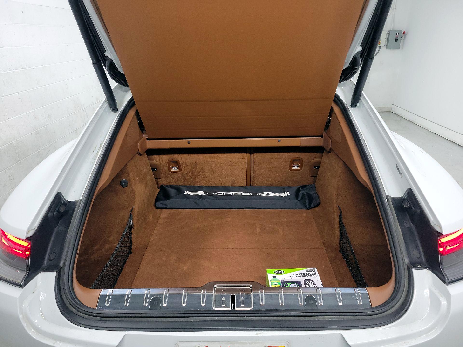 Thumbnail: 2021 Porsche Panamera - 16