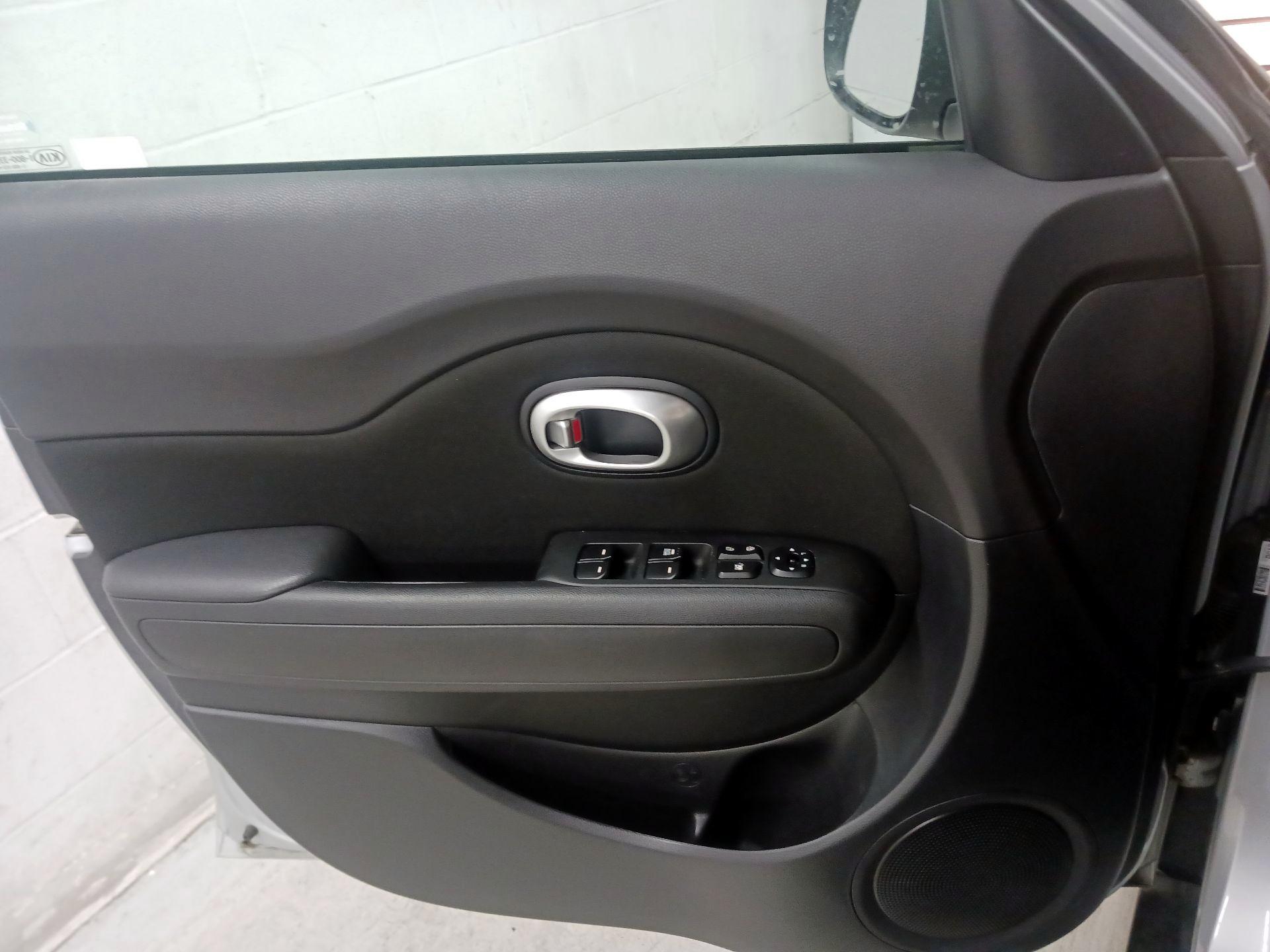 Thumbnail: 2016 Kia Soul - 10