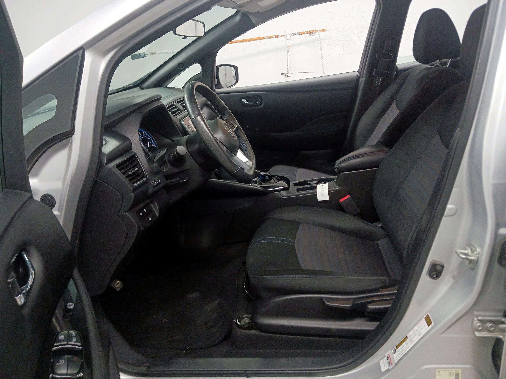 Thumbnail: 2020 Nissan Leaf - 11