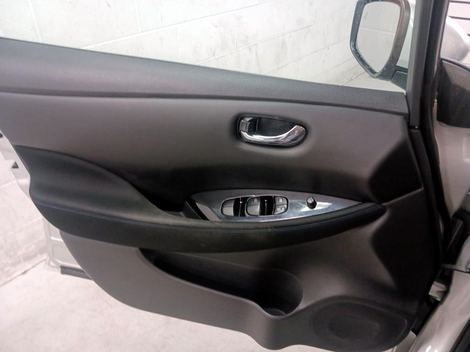 Thumbnail: 2020 Nissan Leaf - 12