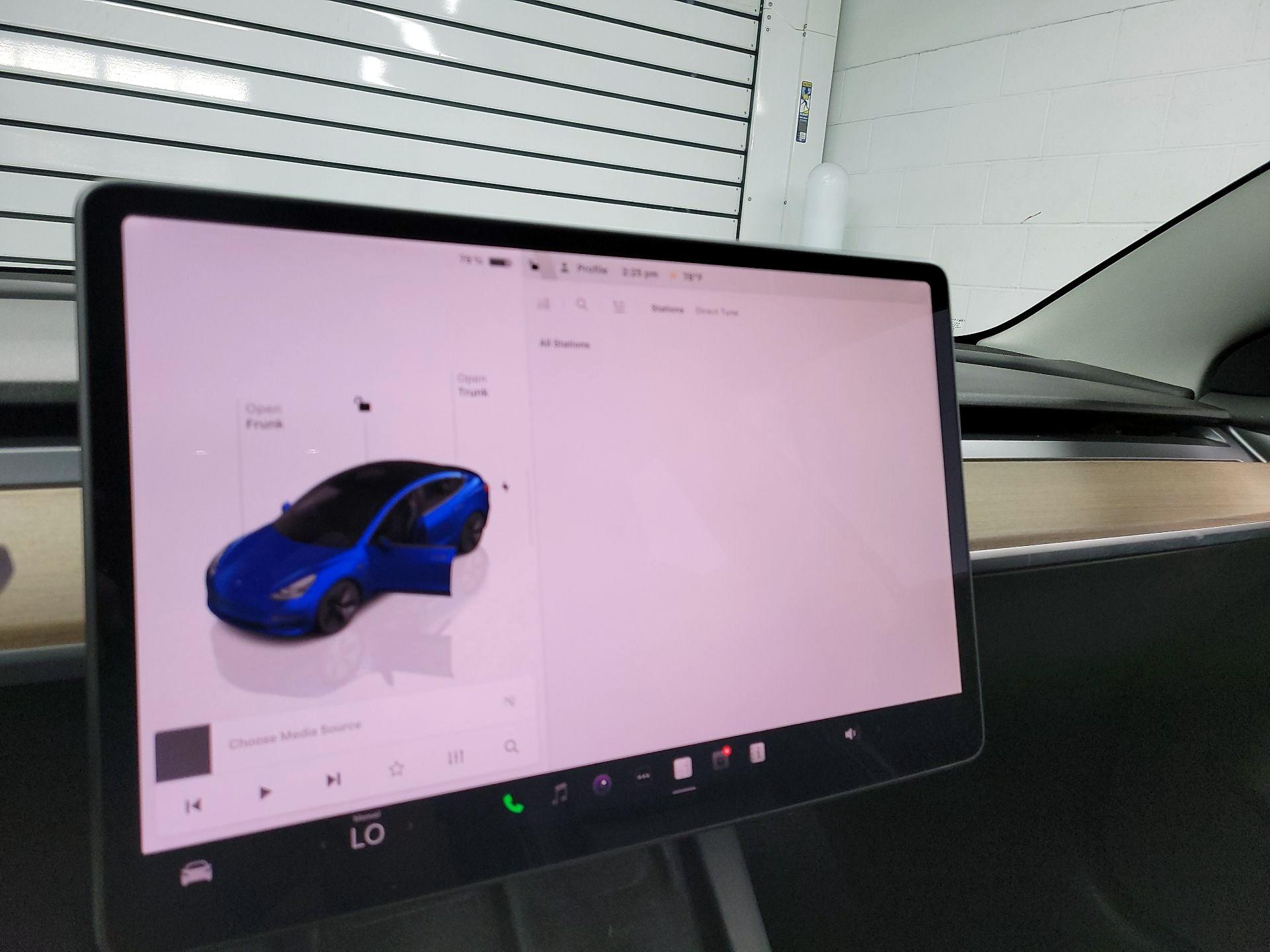 Thumbnail: 2022 Tesla Model 3 - 13