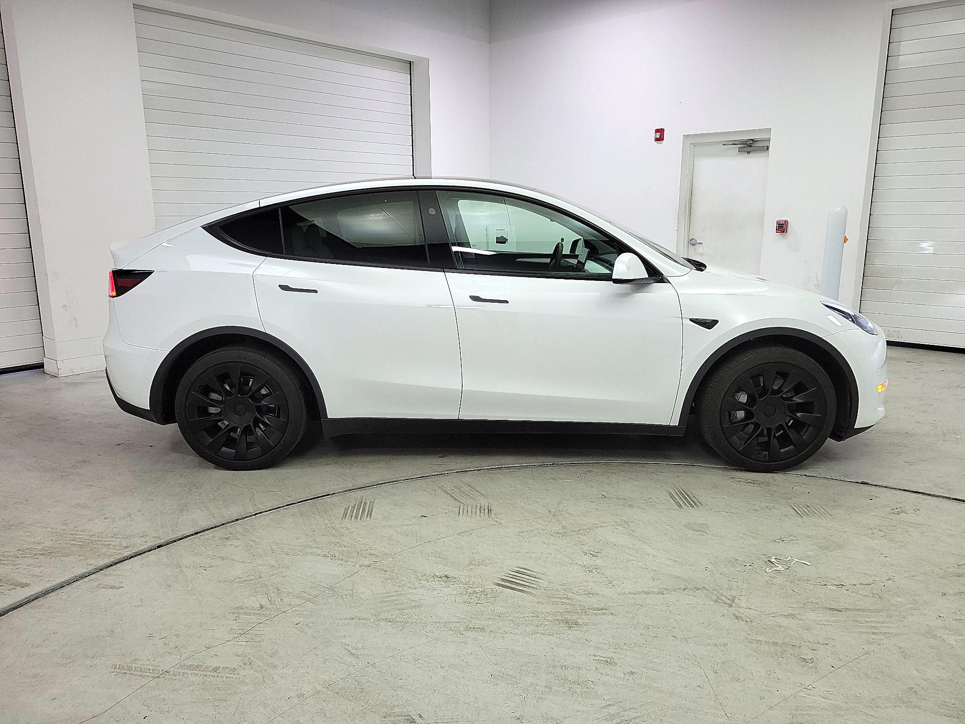 Thumbnail: 2024 Tesla Model Y - 4